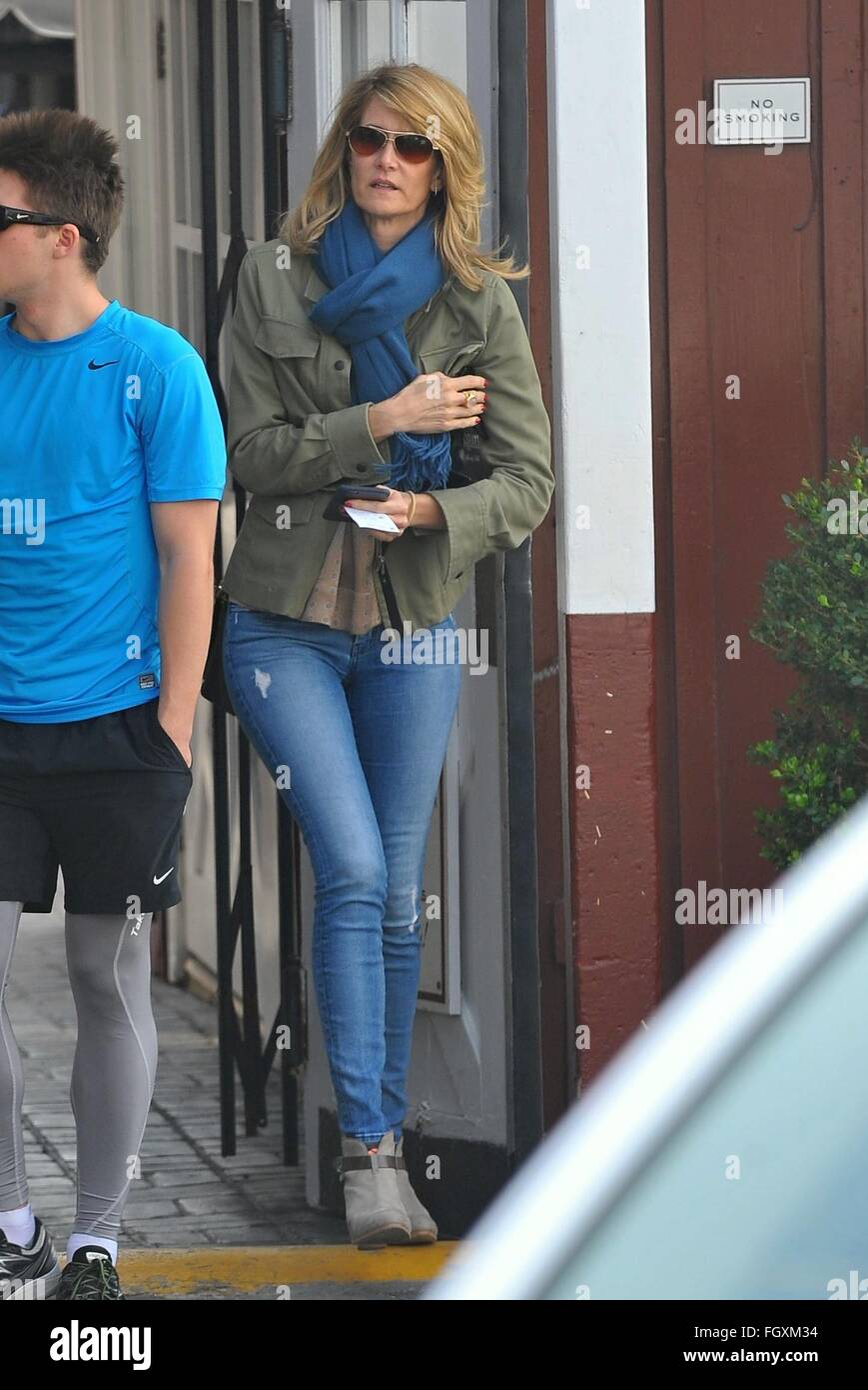 Laura Dern goes out for lunch in Brentwood Featuring: Laura Dern Where: Los  Angeles, California, United States When: 18 Jan 2016 Stock Photo