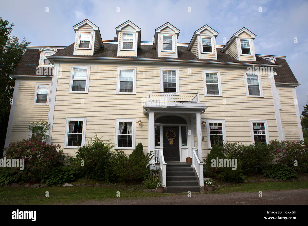 The facade of the DesBarrres Manor Inn at Guysborough in Nova Scotia