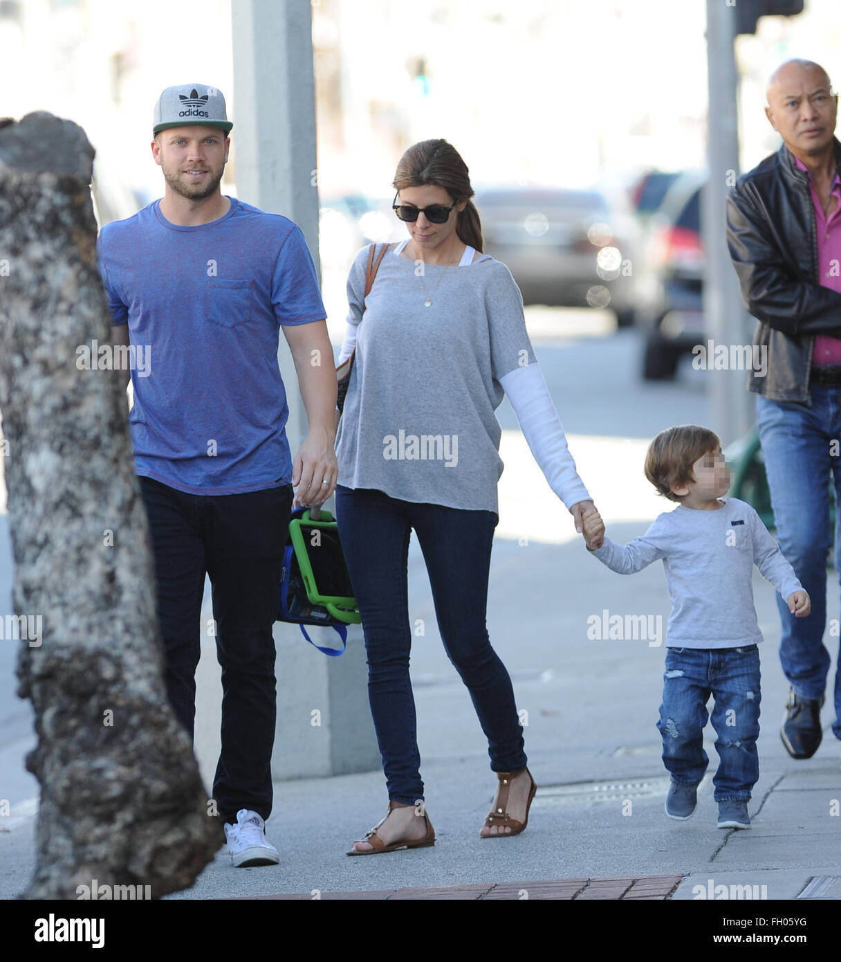 Jamie-Lynn Sigler and son Beau Dykstra attend a NY Mets baseball game