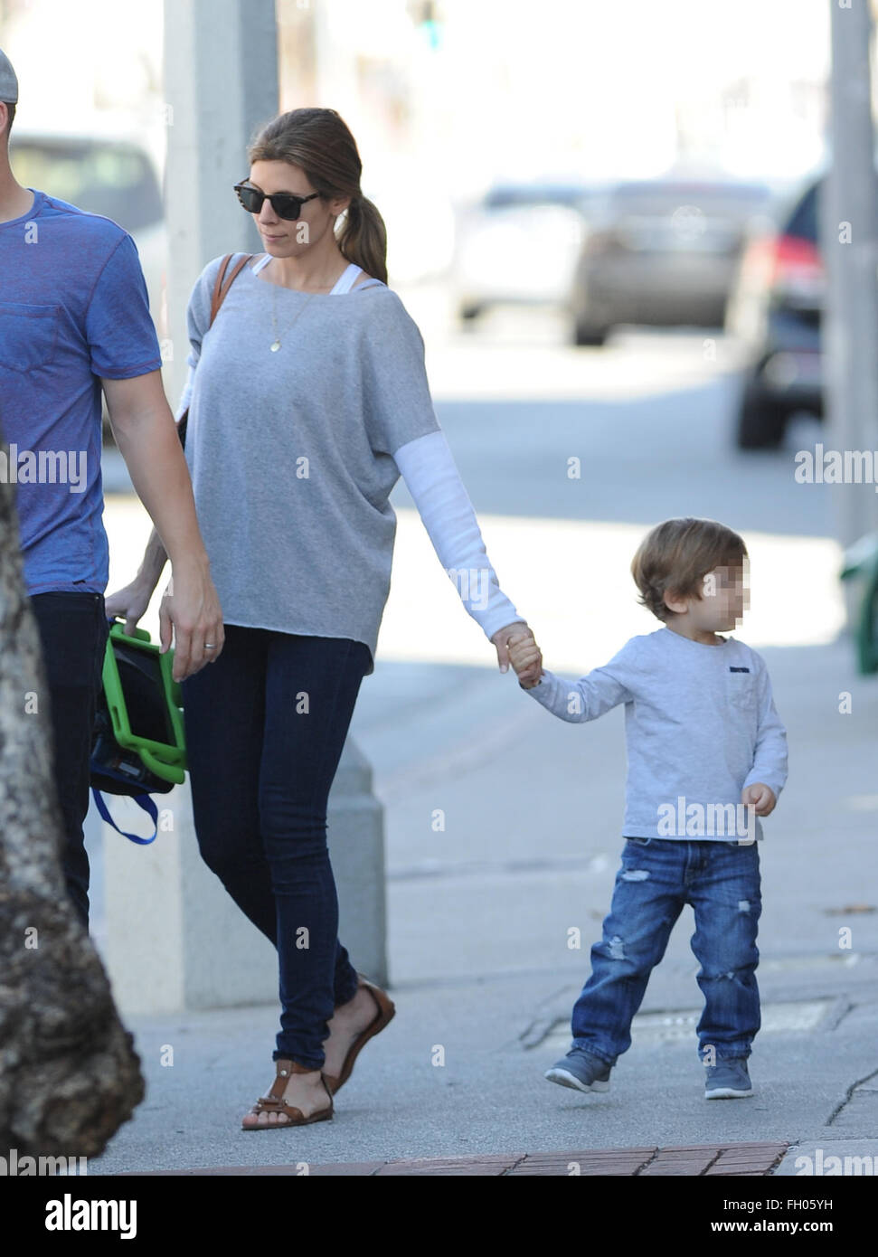 Actress JamieLynn Sigler out for the first time after revealing she(01)