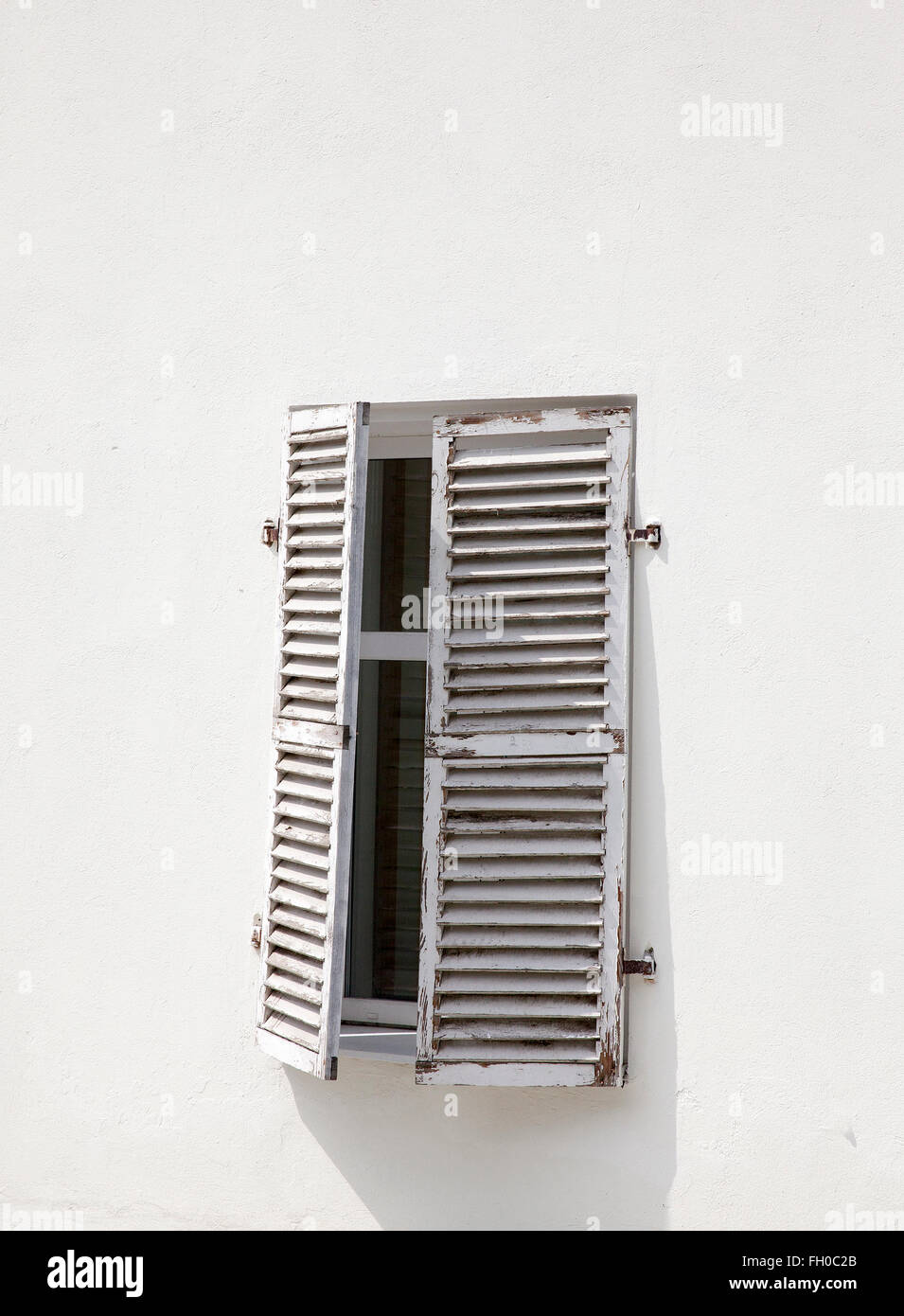 Old mansion window shutter hi-res stock photography and images - Alamy