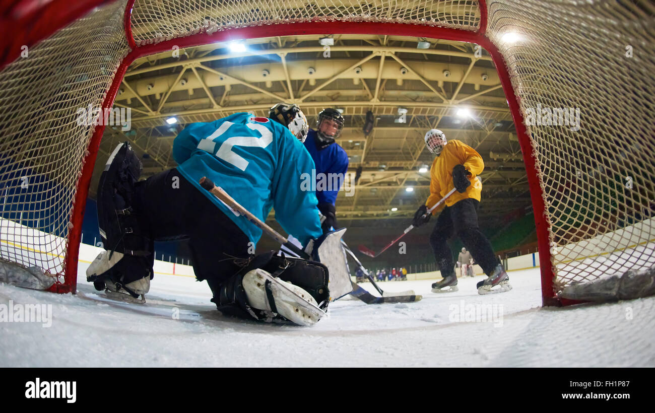ice hockey goalkeeper Stock Photo Alamy