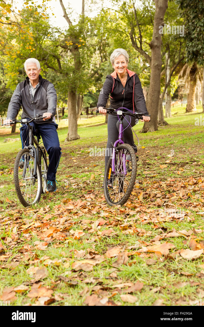 Senior couple in the park Stock Photo - Alamy