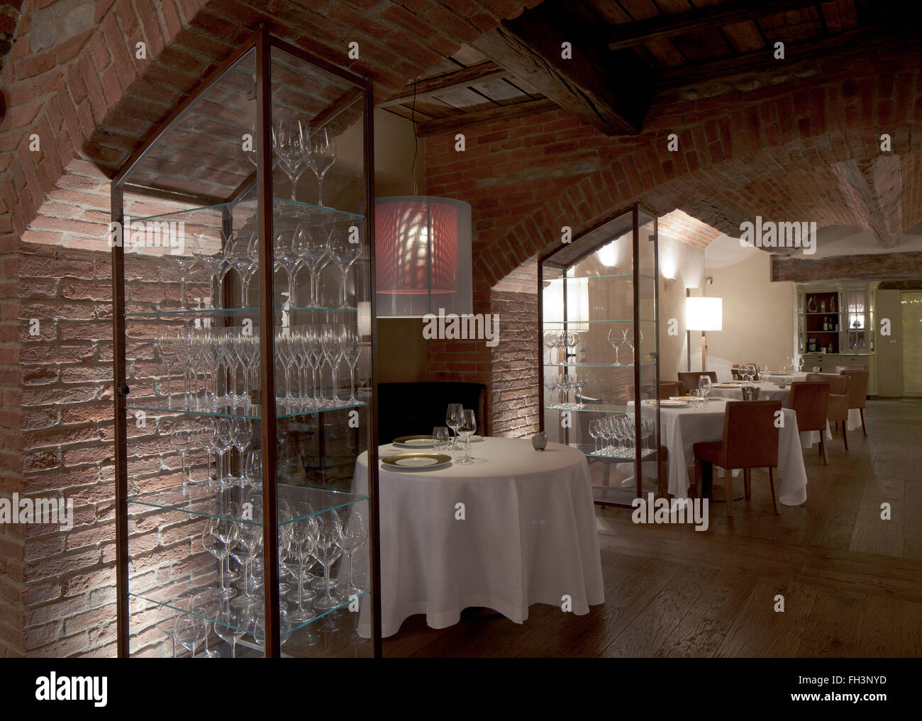 Elegant italian restaurant in a wine cellar Stock Photo Alamy