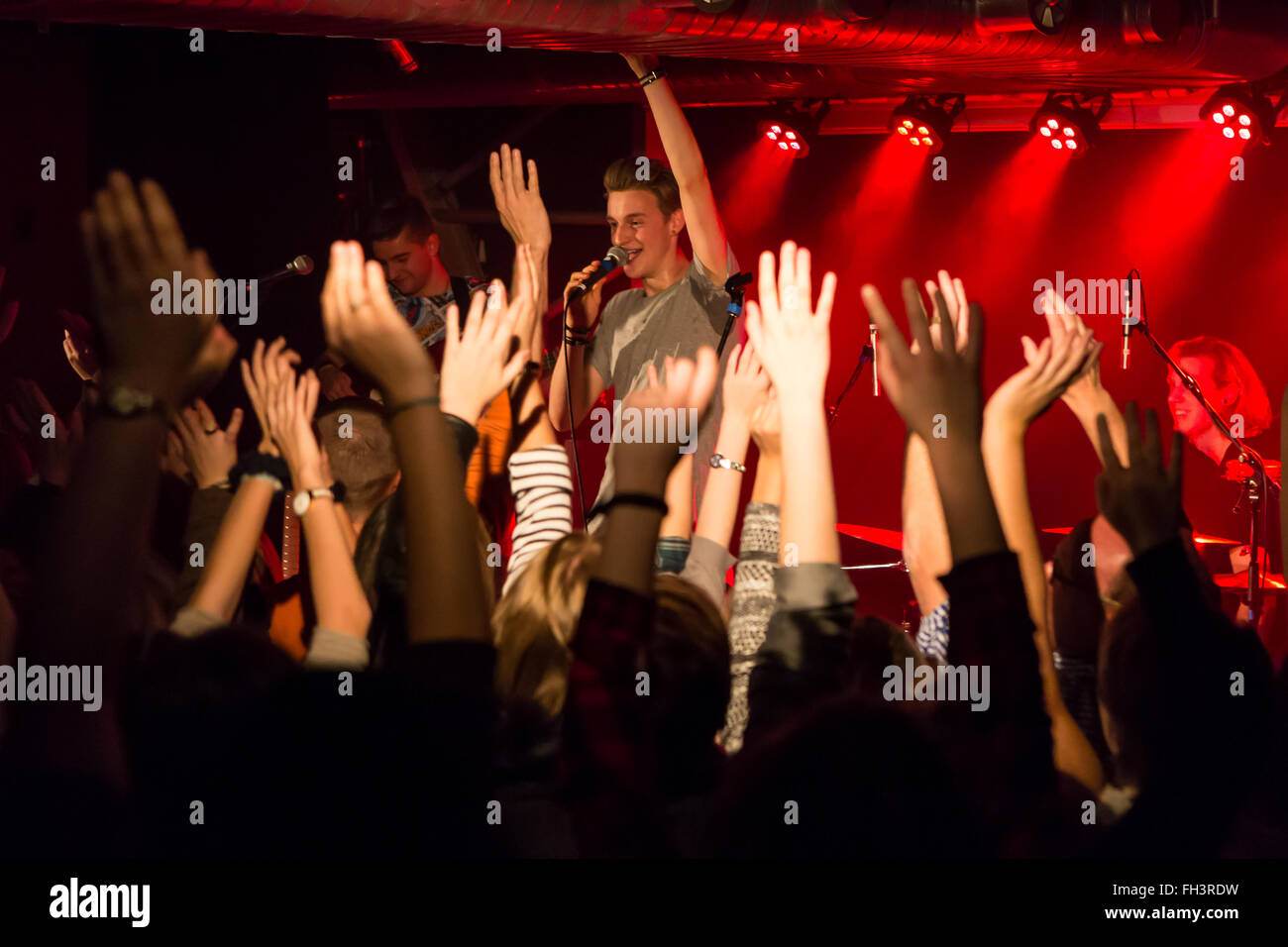 Nickless Collection Nickless singer hi-res stock photography and images - Alamy