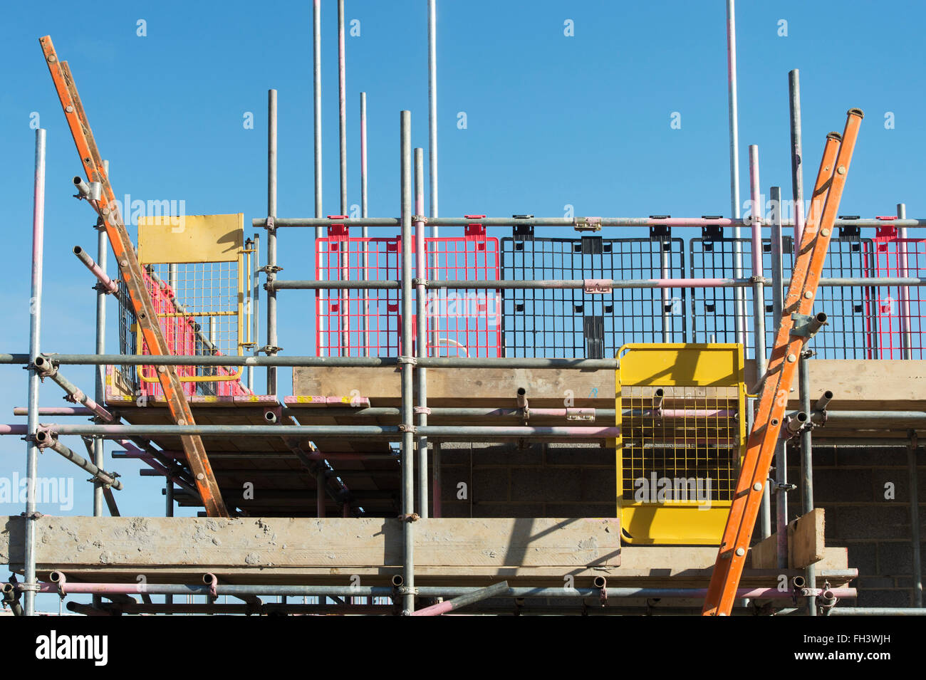 Linden Homes house construction scaffolding and ladders. Hawkswood, Bicester, Oxfordshire, England Stock Photo
