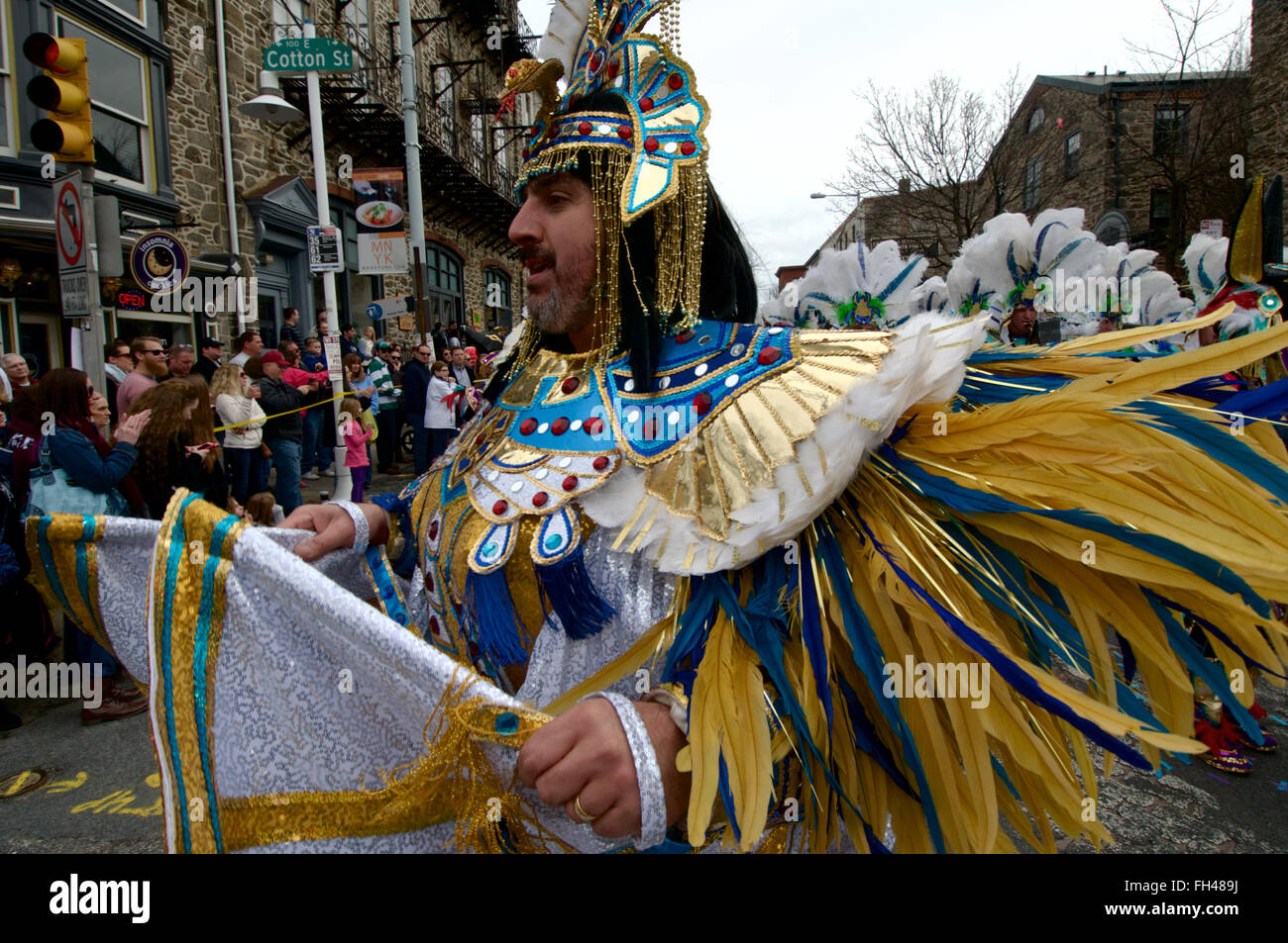 Mardi gras costumes hi-res stock photography and images - Alamy