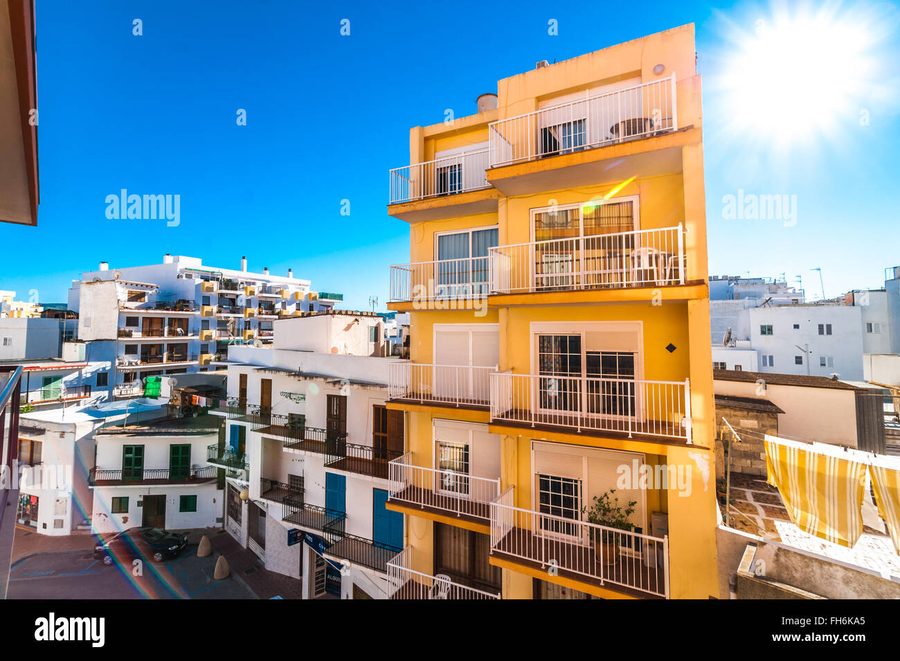 Clear blue sky sunburst hires stock photography and images Alamy