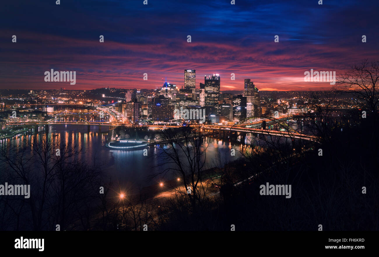 A view at dawn of downtown Pittsburgh, Pennsylvania, USA, 2016. (Adrien Veczan) Stock Photo