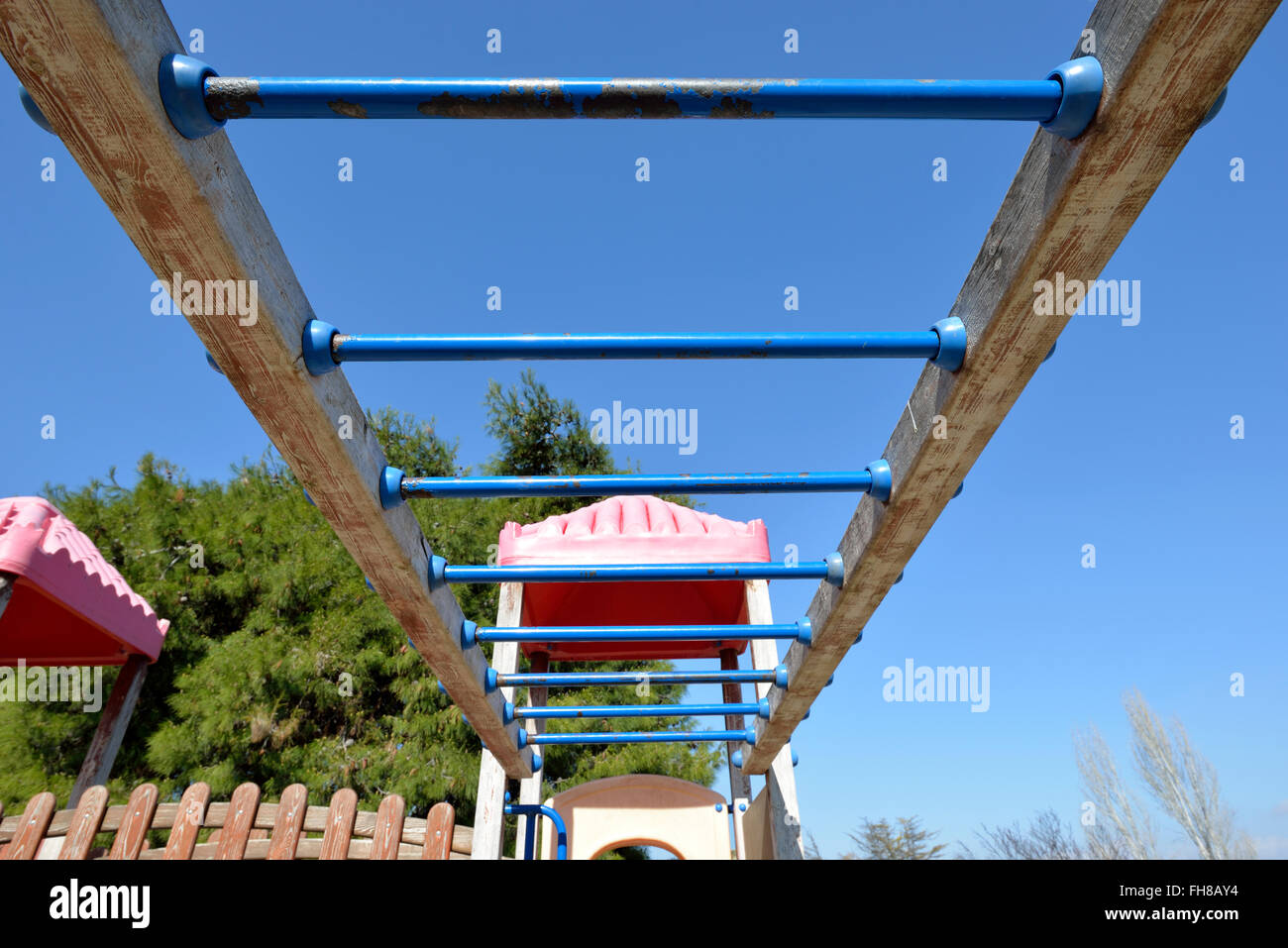 Monkey bar hi-res stock photography and images - Alamy