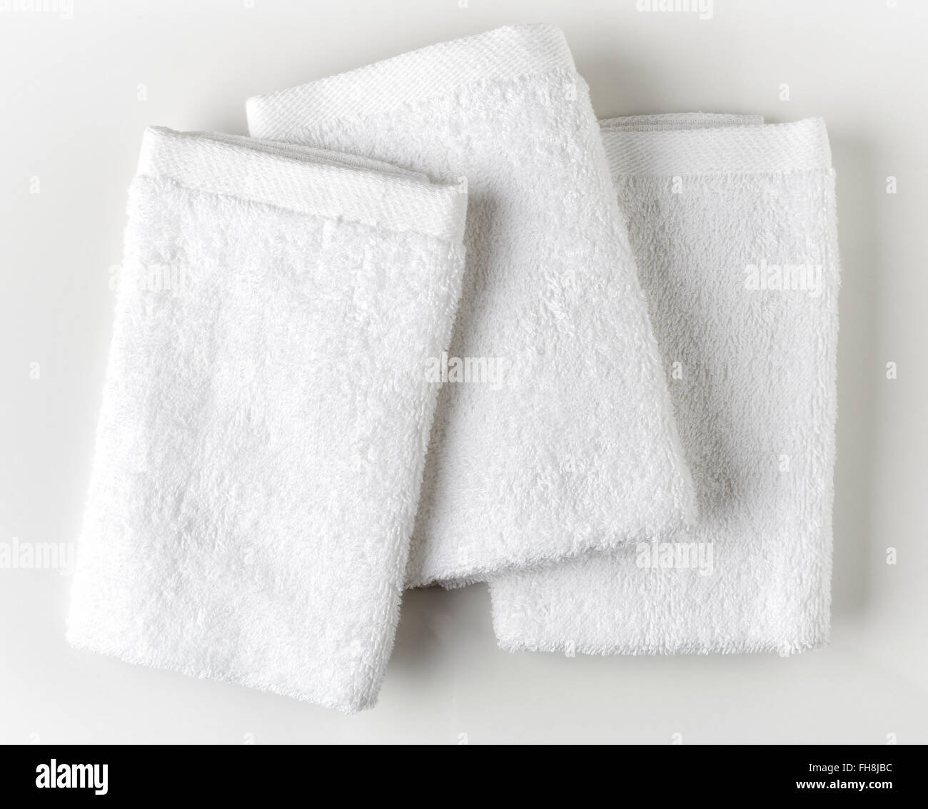 https://c8.alamy.com/comp/FH8JBC/white-spa-towels-top-view-FH8JBC.jpg