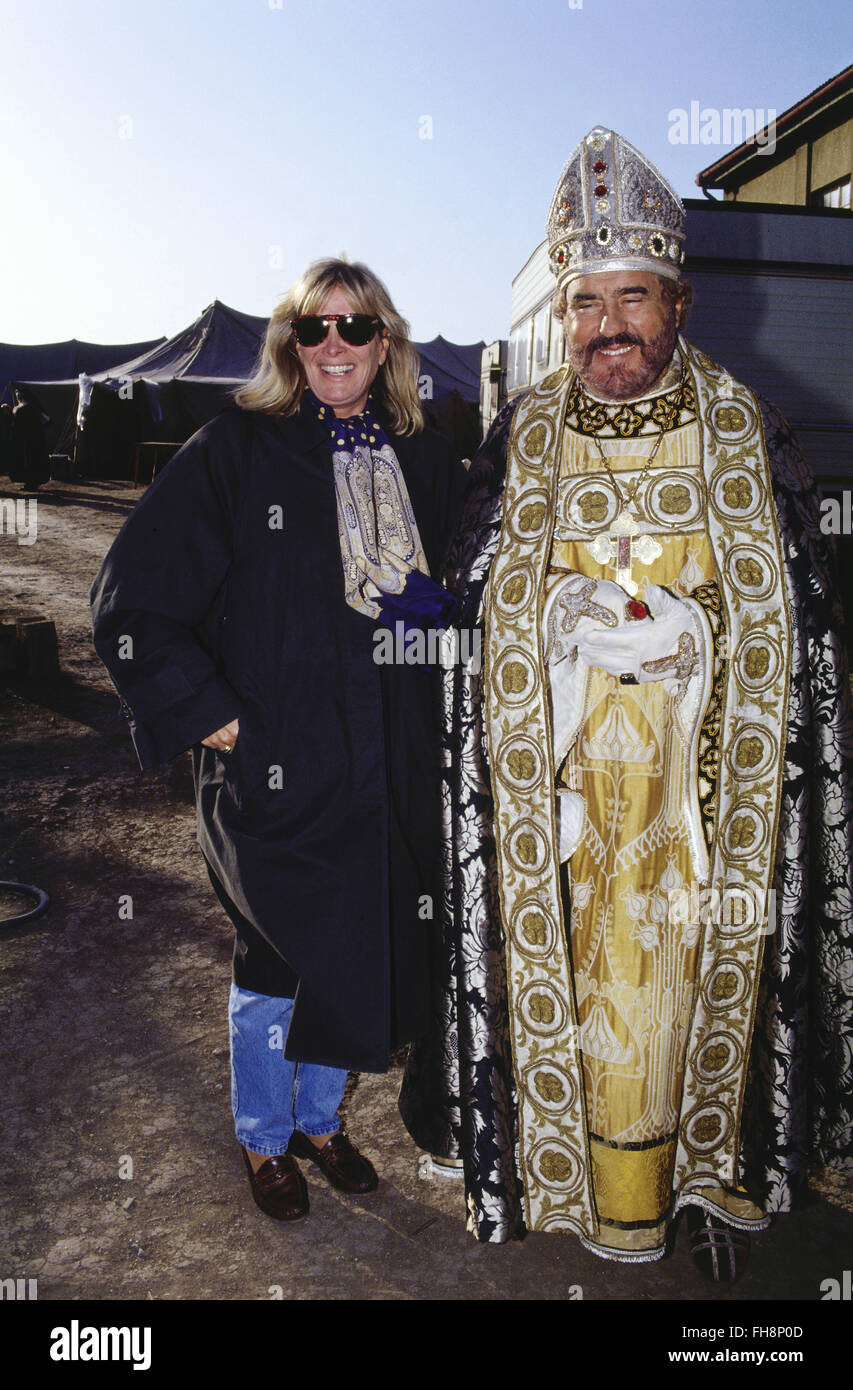 television film, 'A King for Burning' (Koenig der letzten Tage), DEU 1993, director: Tom Toelle, making of: Mario Adorf (Franz von Waldeck) and his wife Monique, Third-Party-Permissions-Neccessary Stock Photo