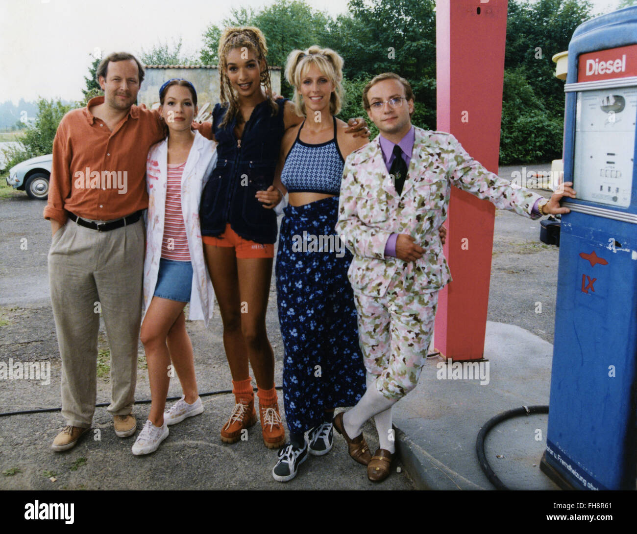 movie, 'Babes' Petrol' (Die drei Mädels von der Tankstelle), DEU 1997, director: Peter F. Bringmann, photo call with: Axel Milberg, Franka Potente, Carol Campbell, Anya Hoffmann, Wigald Boning, Third-Party-Permissions-Neccessary Stock Photo