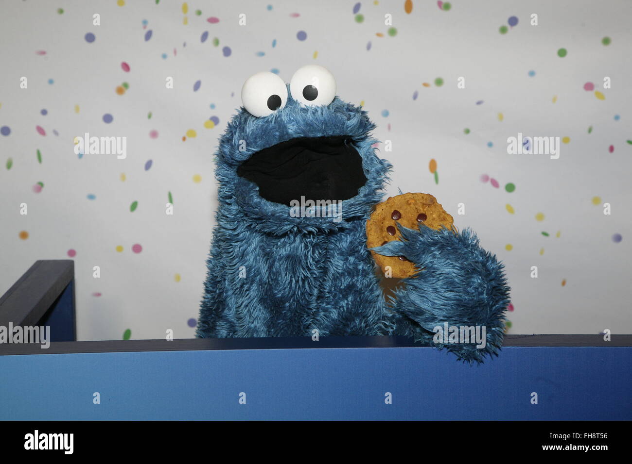 This Arduino Sesame Street clock has a Cookie Monster magnet train - Hypertext