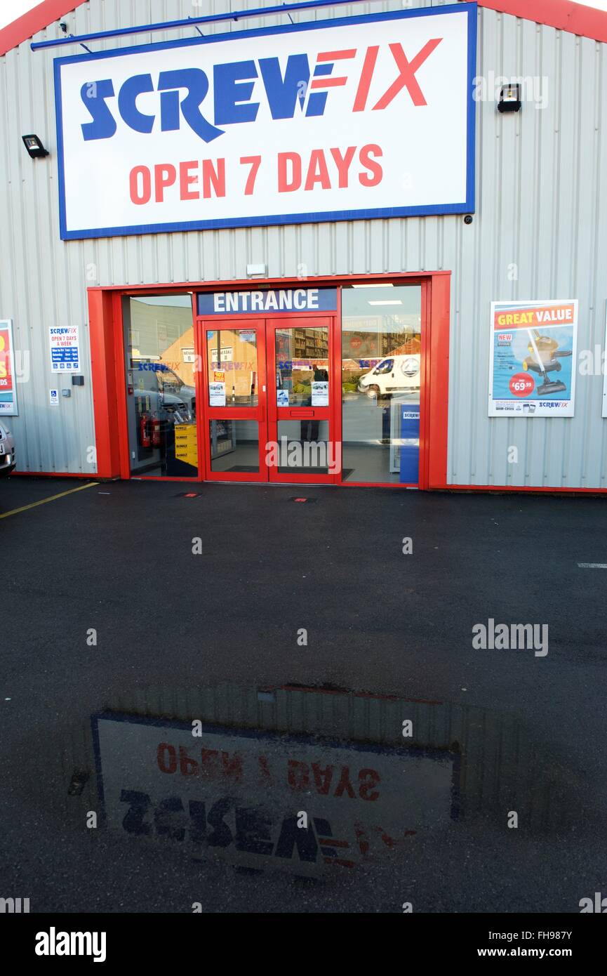 Screwfix store hires stock photography and images Alamy