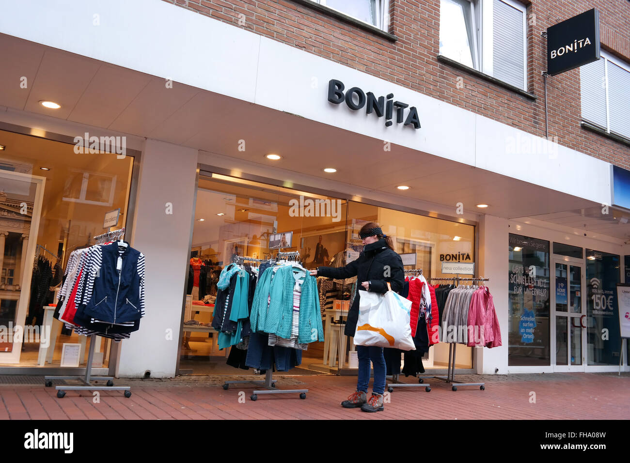 Branch of Bonita fashion store Stock Photo - Alamy