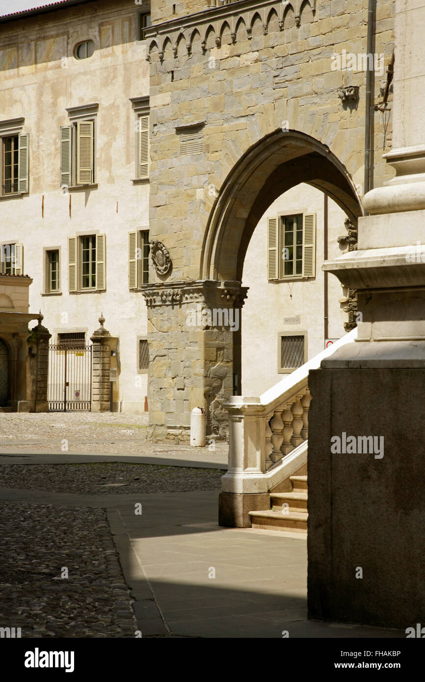 Palazzo della Ragione, Piazza Duomo, Bergamo, Italy Stock Photo Alamy