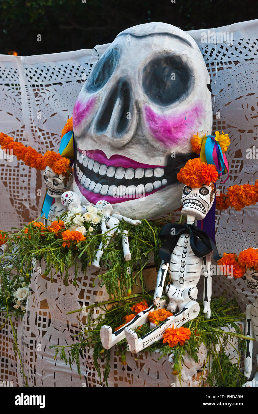 An ALTAR set up in the JARDIN to honor loved ones who have died during DAY OF THE DEAD -  SAN MIGUEL DE ALLENDE, MEXICO Stock Photo