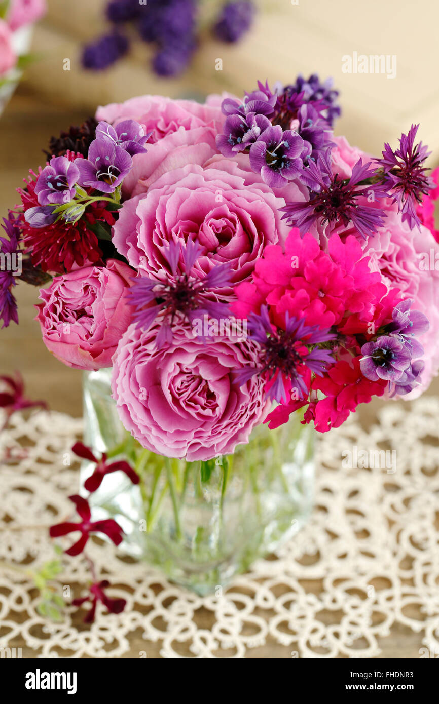 Indoor flower arrangement hi-res stock photography and images - Alamy
