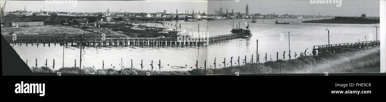 1966 - It is to understand that the part of Antwerp is getting again the preference before Hamburg fro the allied traffic. Photo shows a panorama view of the entrance into the port of Antwarp, seen from Noordsteel. © Keystone Pictures USA/ZUMAPRESS.com/Alamy Live News Stock Photo