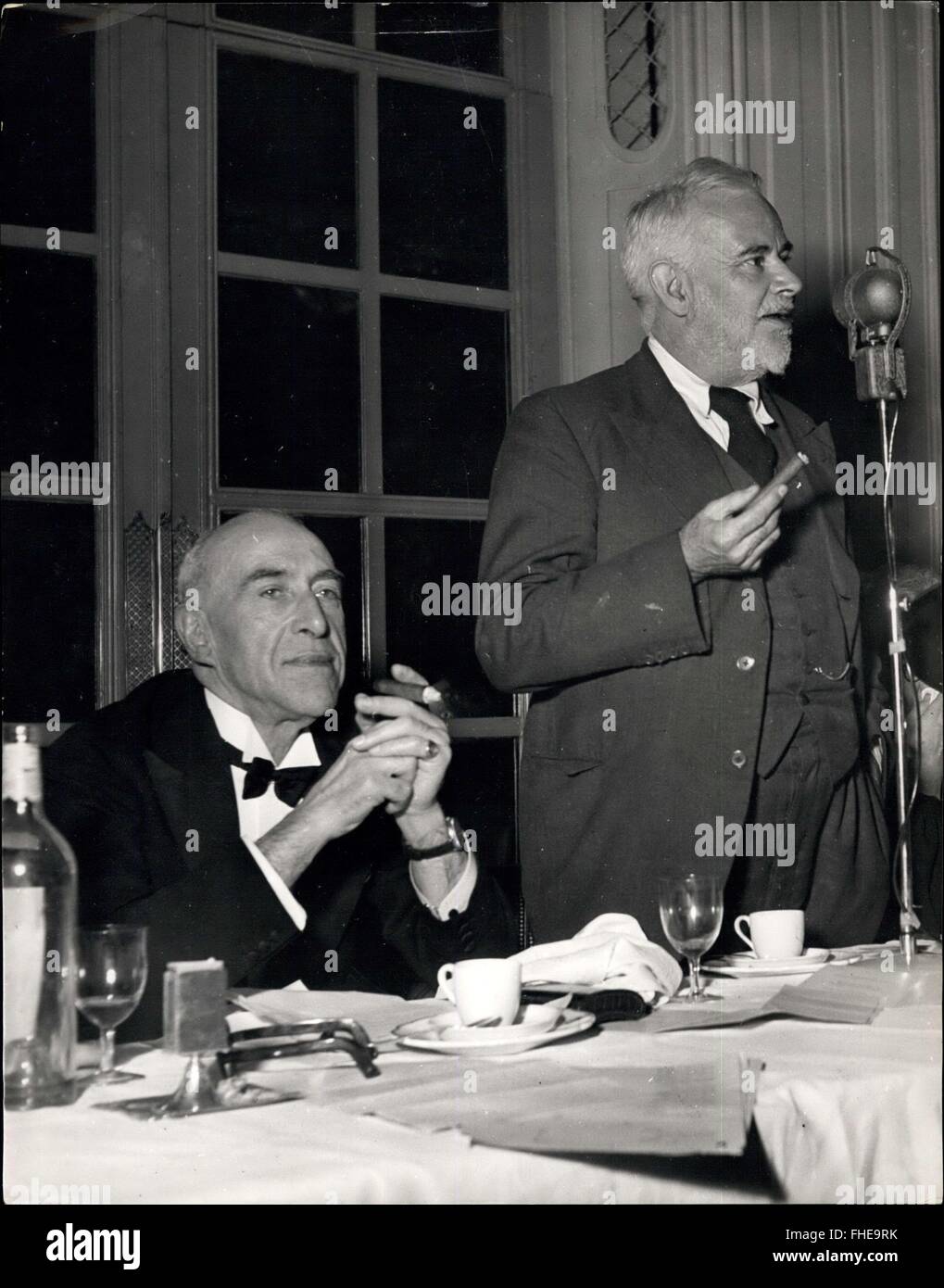1934 - Harry Price and D. Joad at Ghost Club dinner. Harry Price (January 1881- March 1948) was a British psychic researcher and author, who gained public prominence for his investigations into psychical phenomena and his exposing of fake Spiritualists. He is best known for his well-publicized investigation of the purportedly haunted Borley Rectory in Essex, England. © Keystone Pictures USA/ZUMAPRESS.com/Alamy Live News Stock Photo
