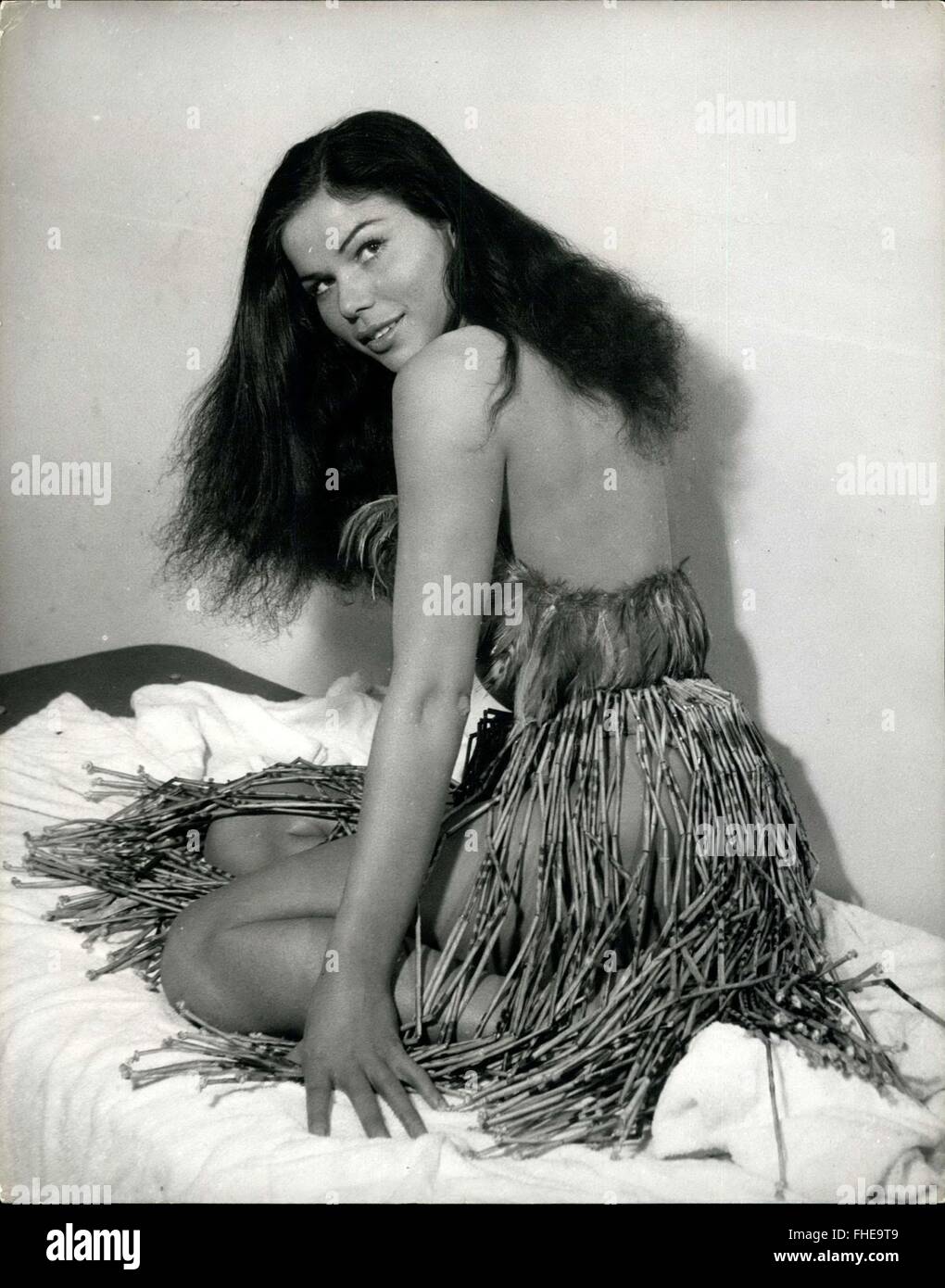 1966 - Laya Raki Stars In Epic Film Of Early Days Of New Zealand: Laya Raki, 22-year-old sensational dancer who specialises in native and oriental dancing is playing the part of the beautiful Maori girl, Moana in the new J.Arthur Rank New Zealand film ''The Seckers most of the scenes of which are being made in New Zealand. Laya is the daughter of a Cerman father and a Dutch-Javanese mother. ''The Seekers'' is the epic story of an Empire Builder of the early 19th century when the British Colonisers were settling in New Zealand. Moana is the beautiful wife of a friendly Maori Chieftain, who fall Stock Photo