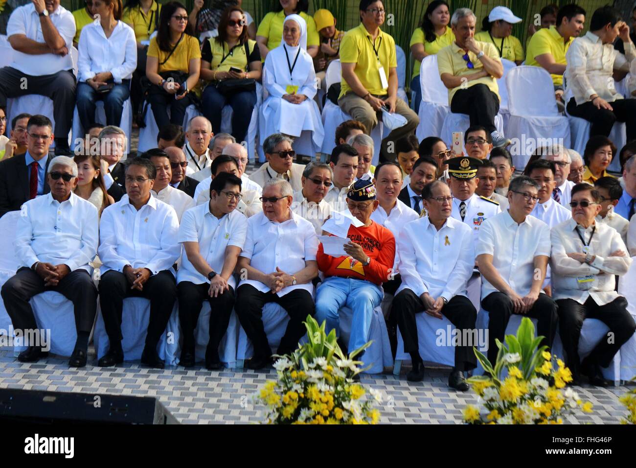 Philippine President Aquino III (6th) with former Philippine President Fidel Ramos (5th) lead the celebration of the 30th EDSa Peoples Power (the blood lest first revolution) Anniversary with the theme Pagbabago Ipinalaban N'yo Itutuloy ko in front of Peoples Power Monument in EDSA, Quezon City. (Photo by Gregorio B. Dantes Jr. / Pacific Press) Stock Photo