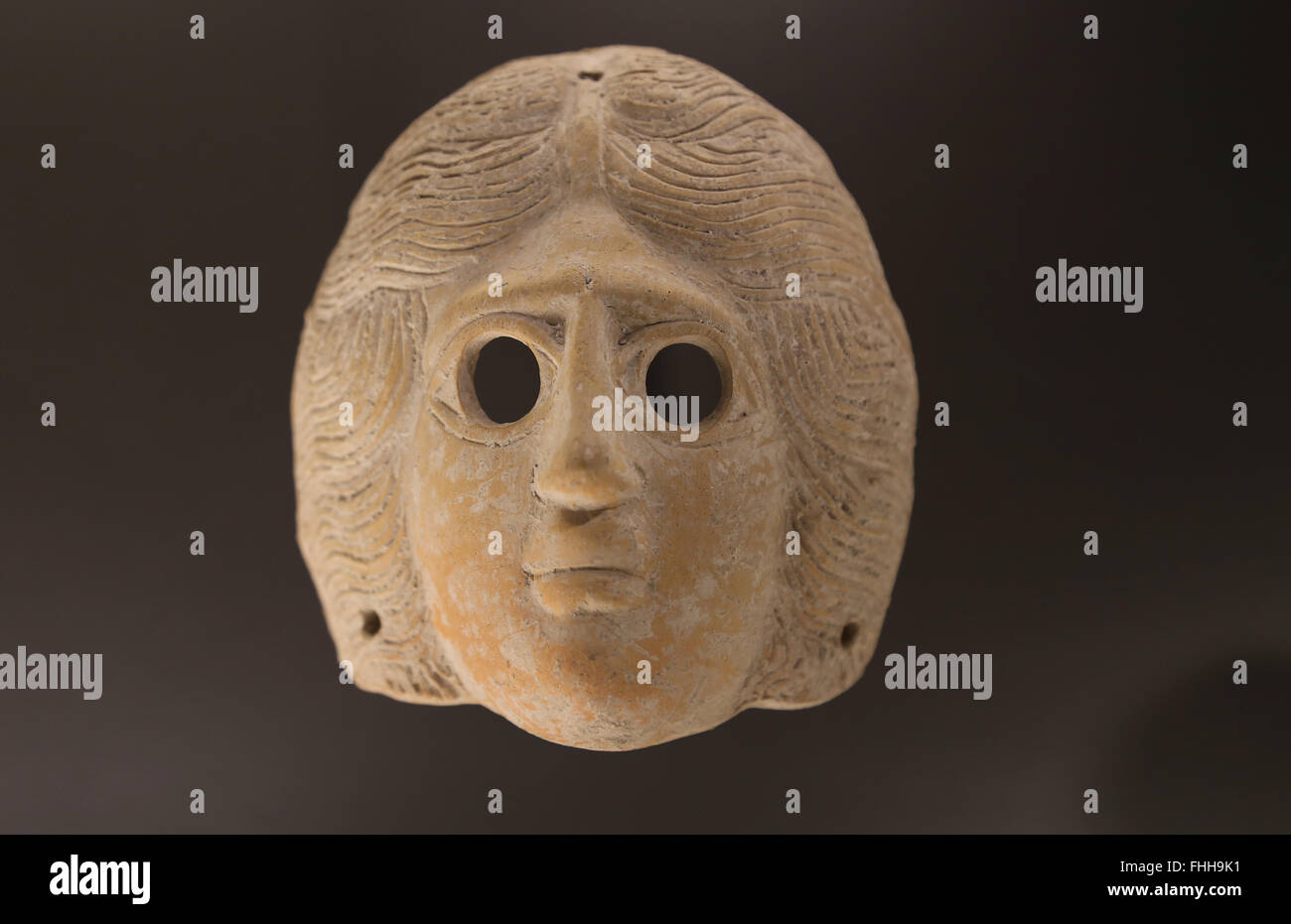 Funerary practices. Eastern provinces of Roman Empire. Near Eastern. Terracotta mask. Levantine tombs. Imperial period. Stock Photo