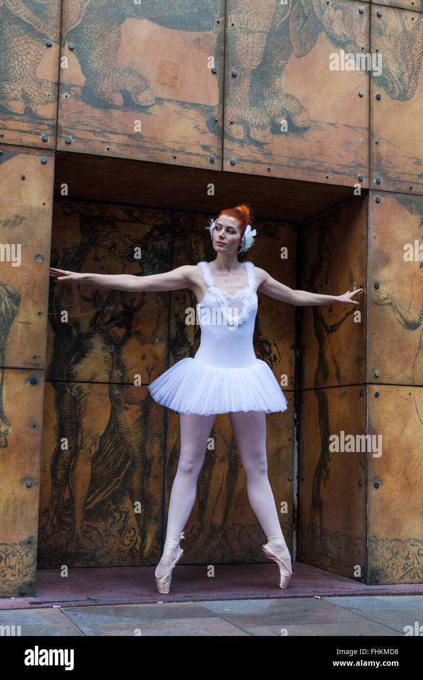 Ballerina in an urban environment.  Gibb Street, Custard Factory, Digbeth, Birmingham, UK Stock Photo