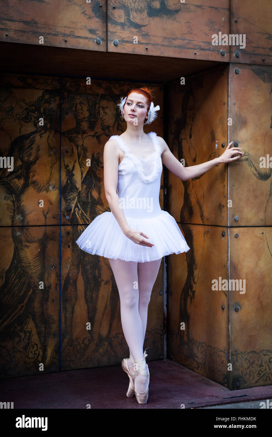Ballerina in an urban environment.  Gibb Street, Custard Factory, Digbeth, Birmingham, UK Stock Photo