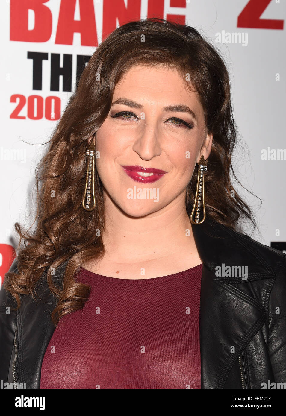 Nude photos of mayim bialik