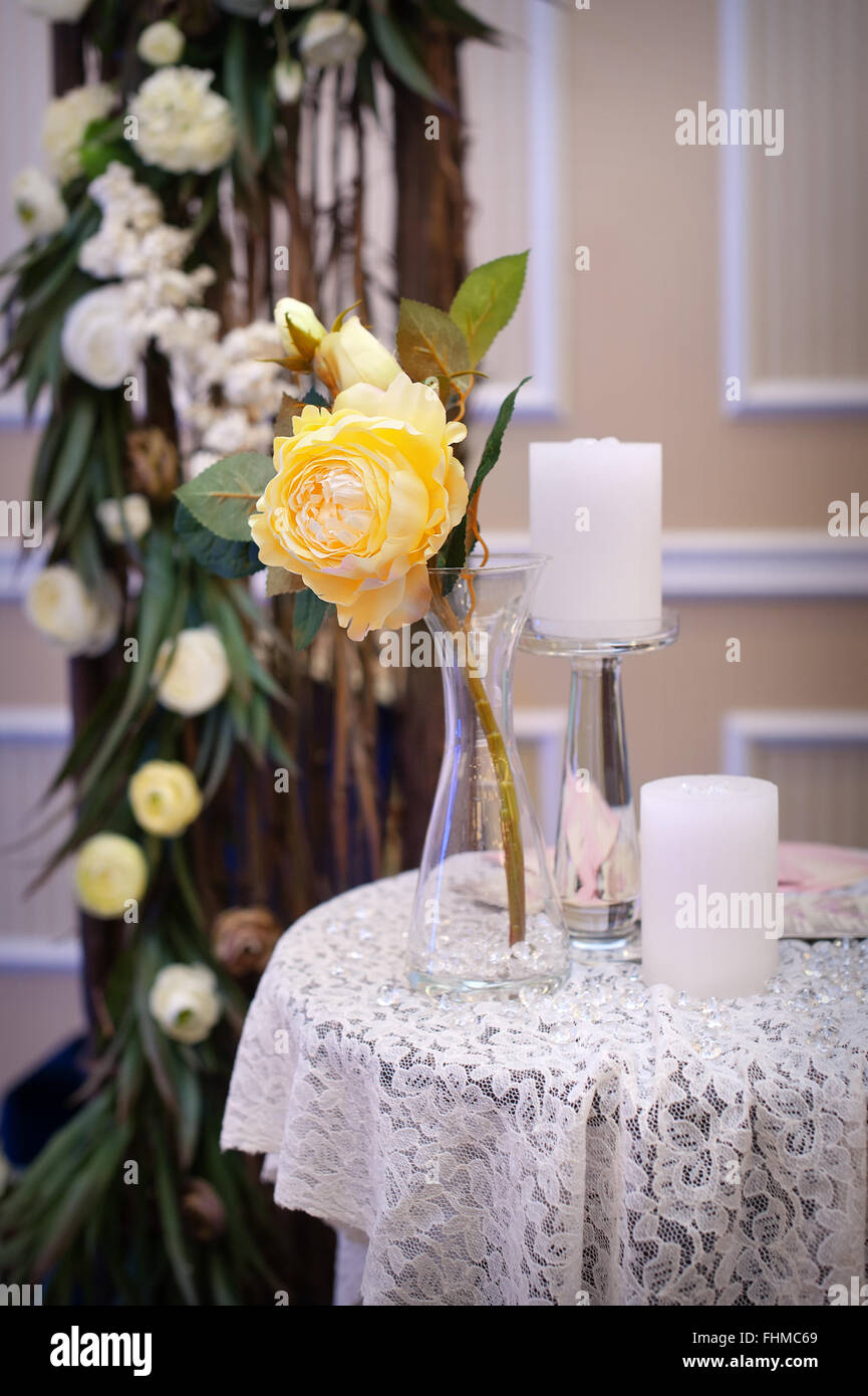 Elegant Table Setting at a Wedding Reception Stock Photo - Alamy