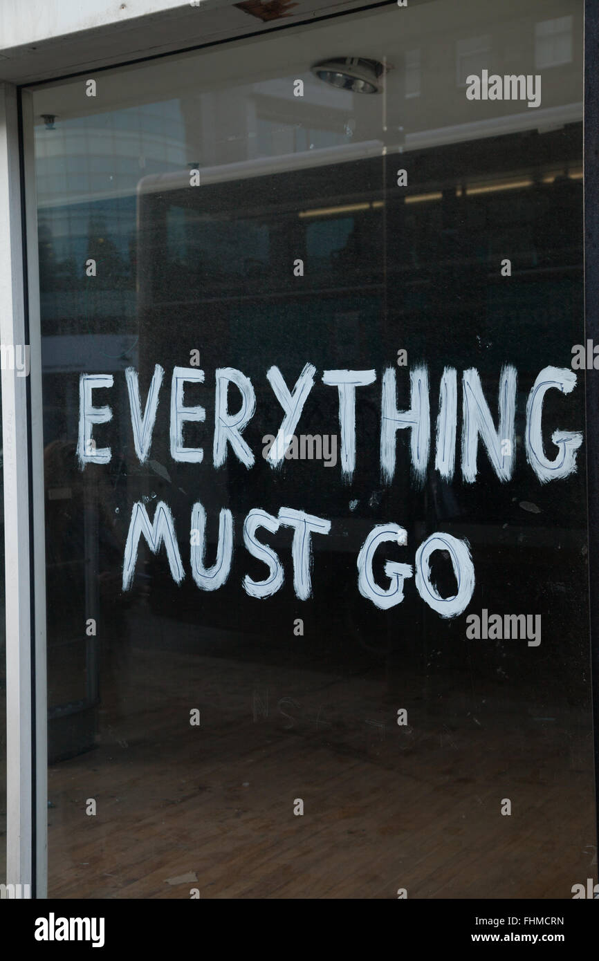Signs of recession Edinburgh, shop window closing down signs Stock