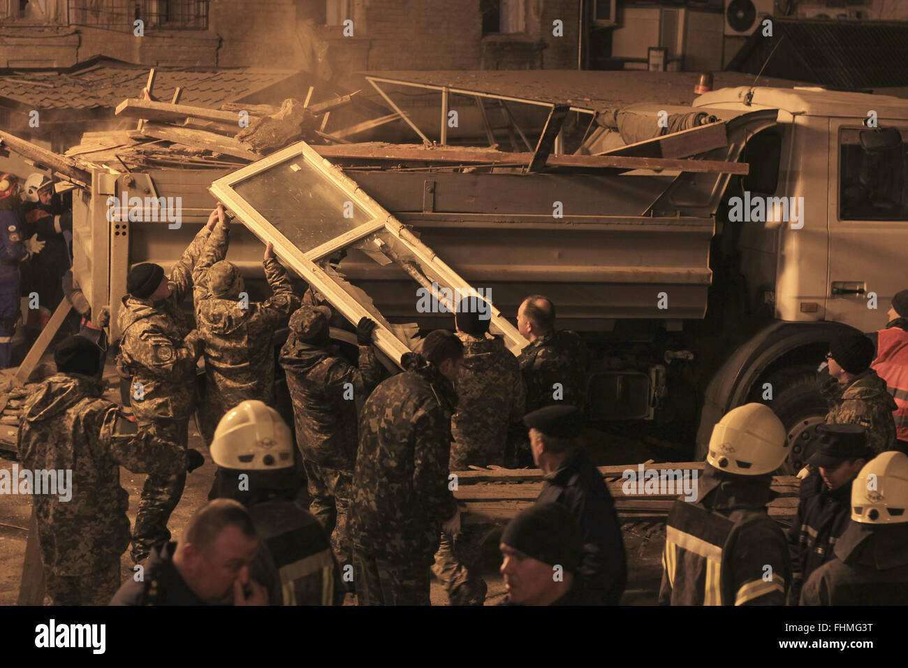 Kiev, Ukraine. 25th Feb, 2016. Ukrainian rescuers attend a rescue ...