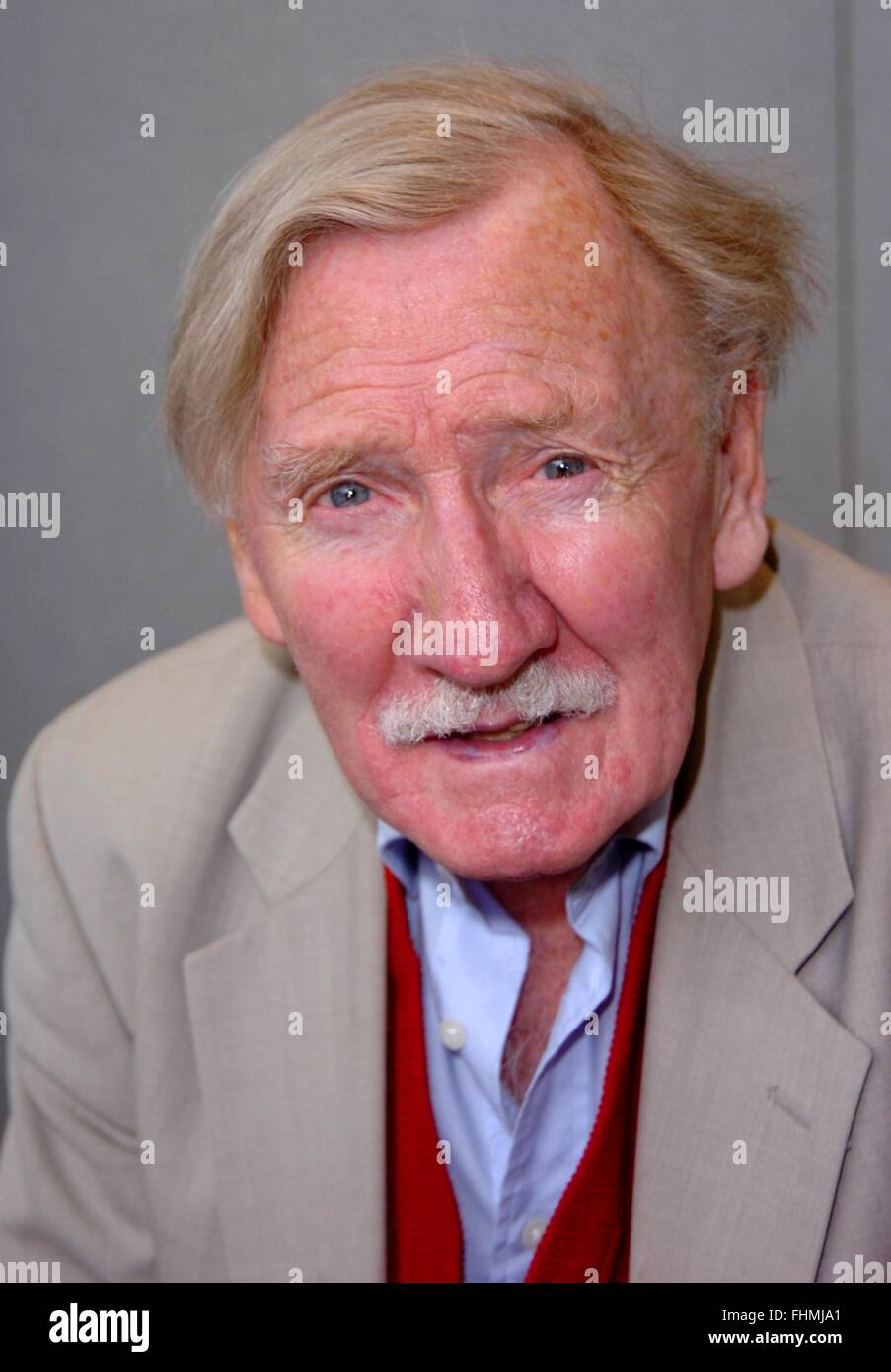 Leslie phillips hires stock photography and images Alamy