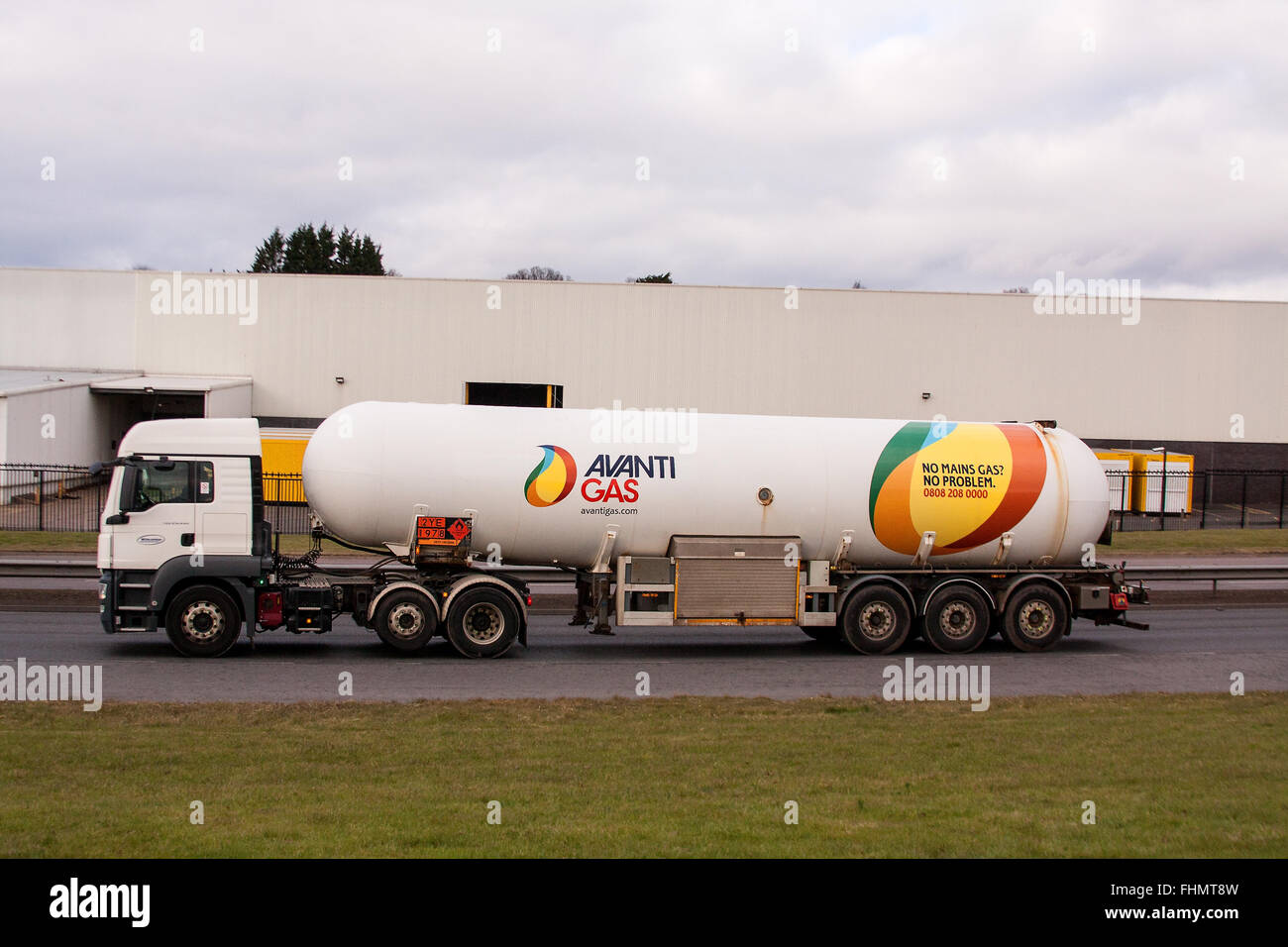 An Avanti Gas Ltd fuel tanker travelling along the Kingsway Dual Carriageway in Dundee, UK Stock Photo