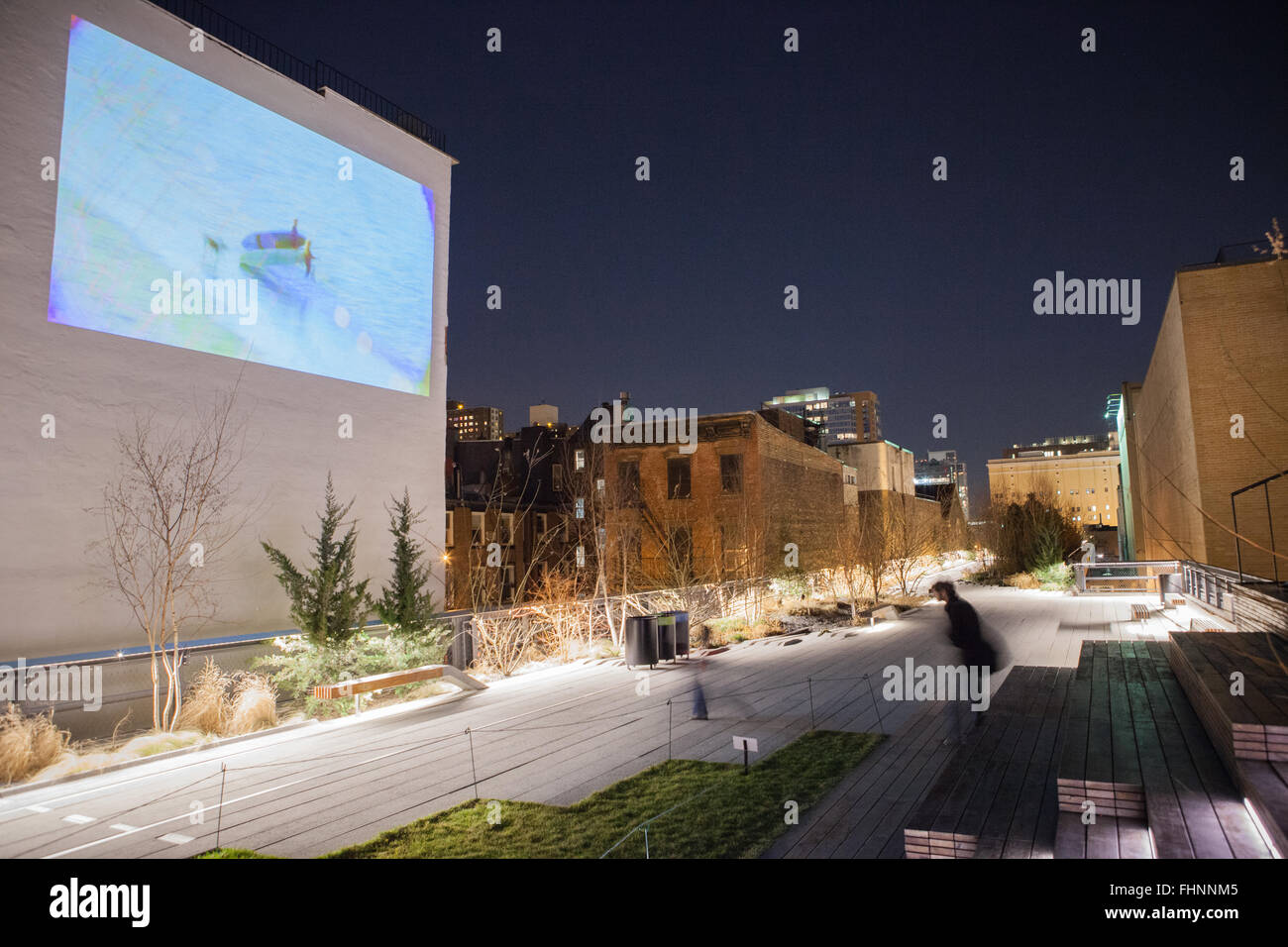 Walking along the High Line in New York City at night Stock Photo - Alamy