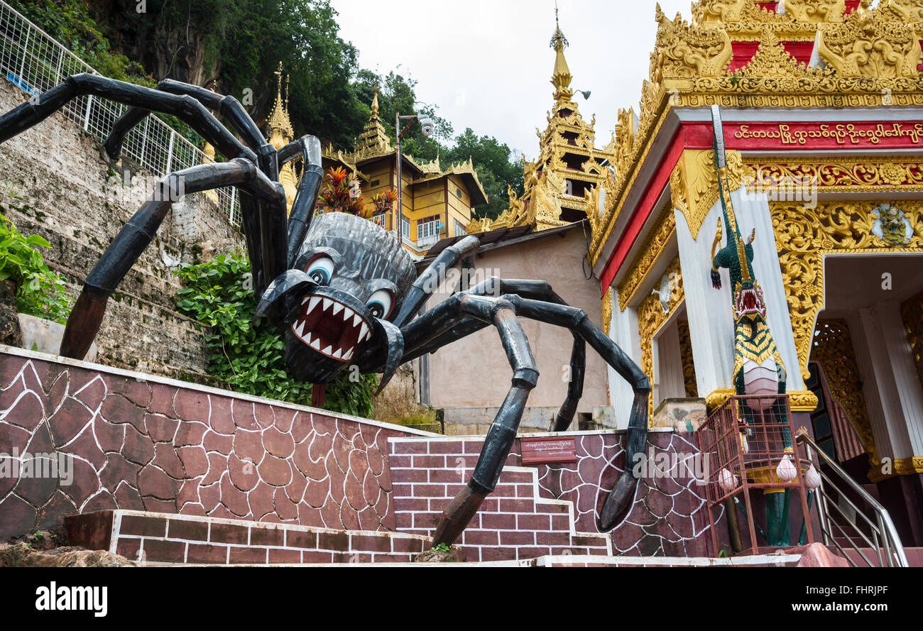Figure of a giant spider at the entrance to Pindaya Cave, Taunggyi Division, Shan State, Myanmar, Burma Stock Photo
