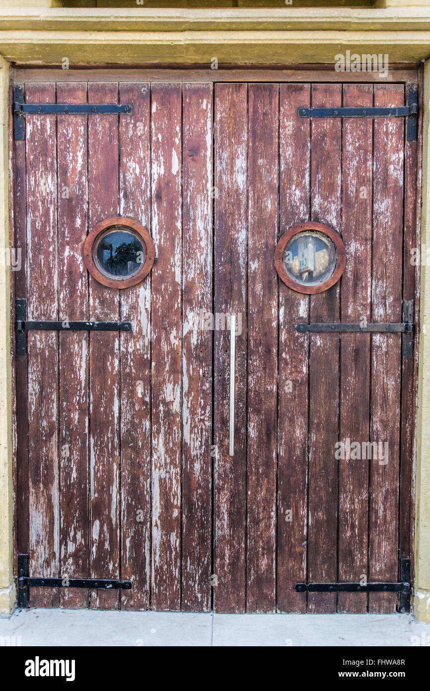 Old big wood door hi-res stock photography and images - Alamy