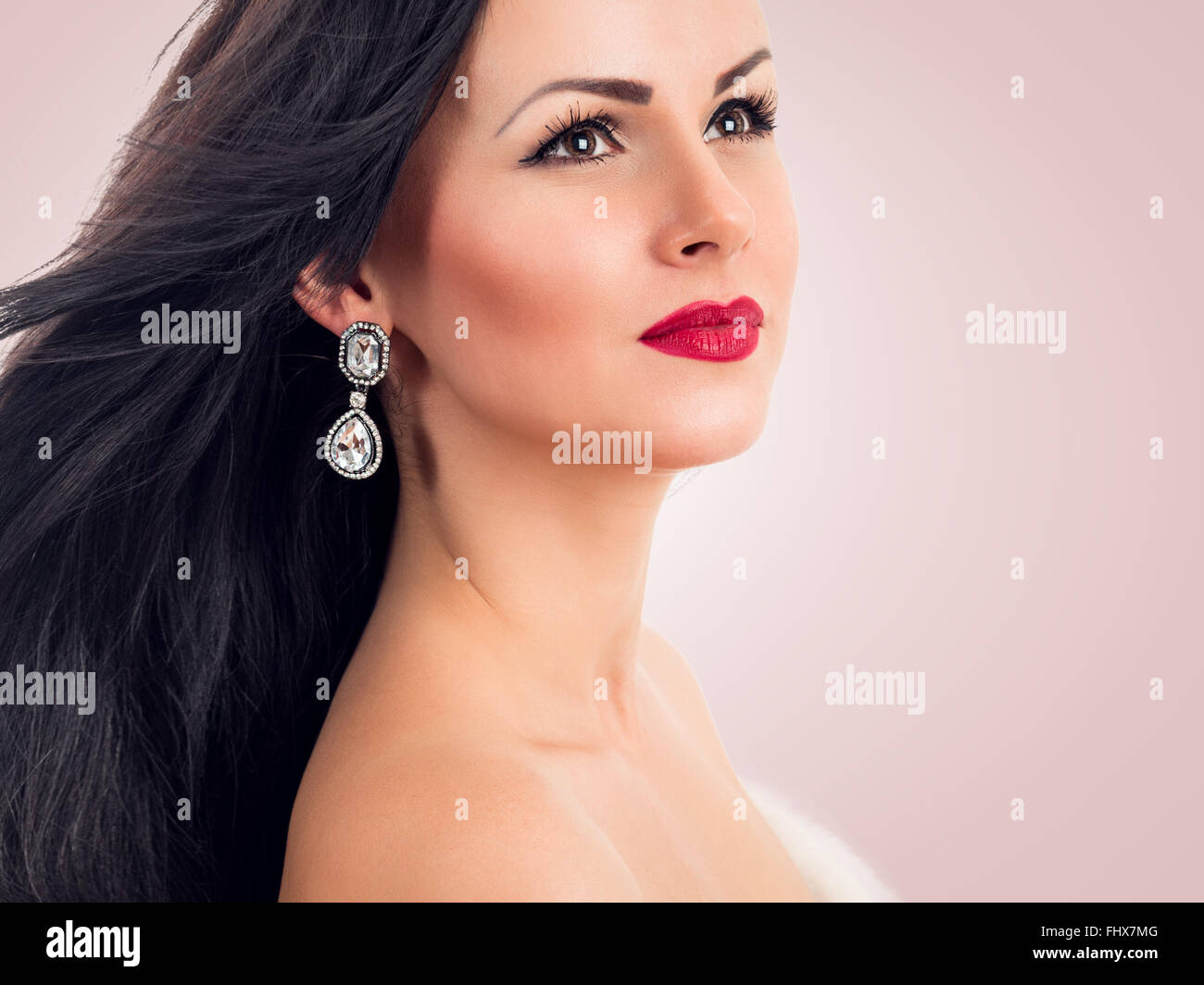 Portrait of a beautiful young woman Stock Photo - Alamy