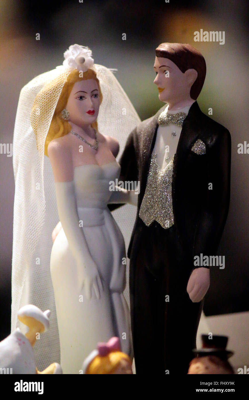 Figuren als Illustration zum Thema Hochzeit, Berlin . Stock Photo