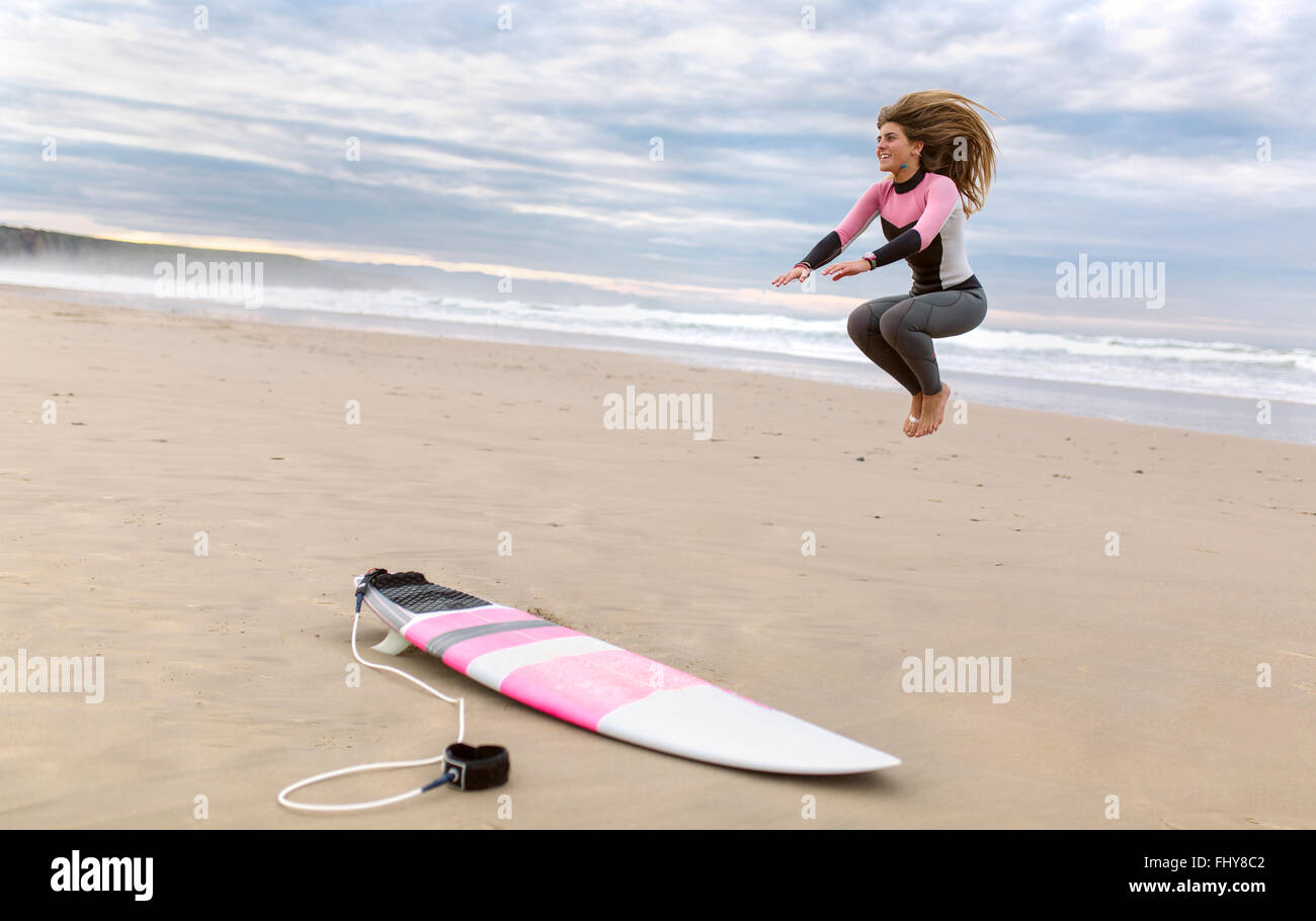 Teenager female surfer hi-res stock photography and images - Alamy