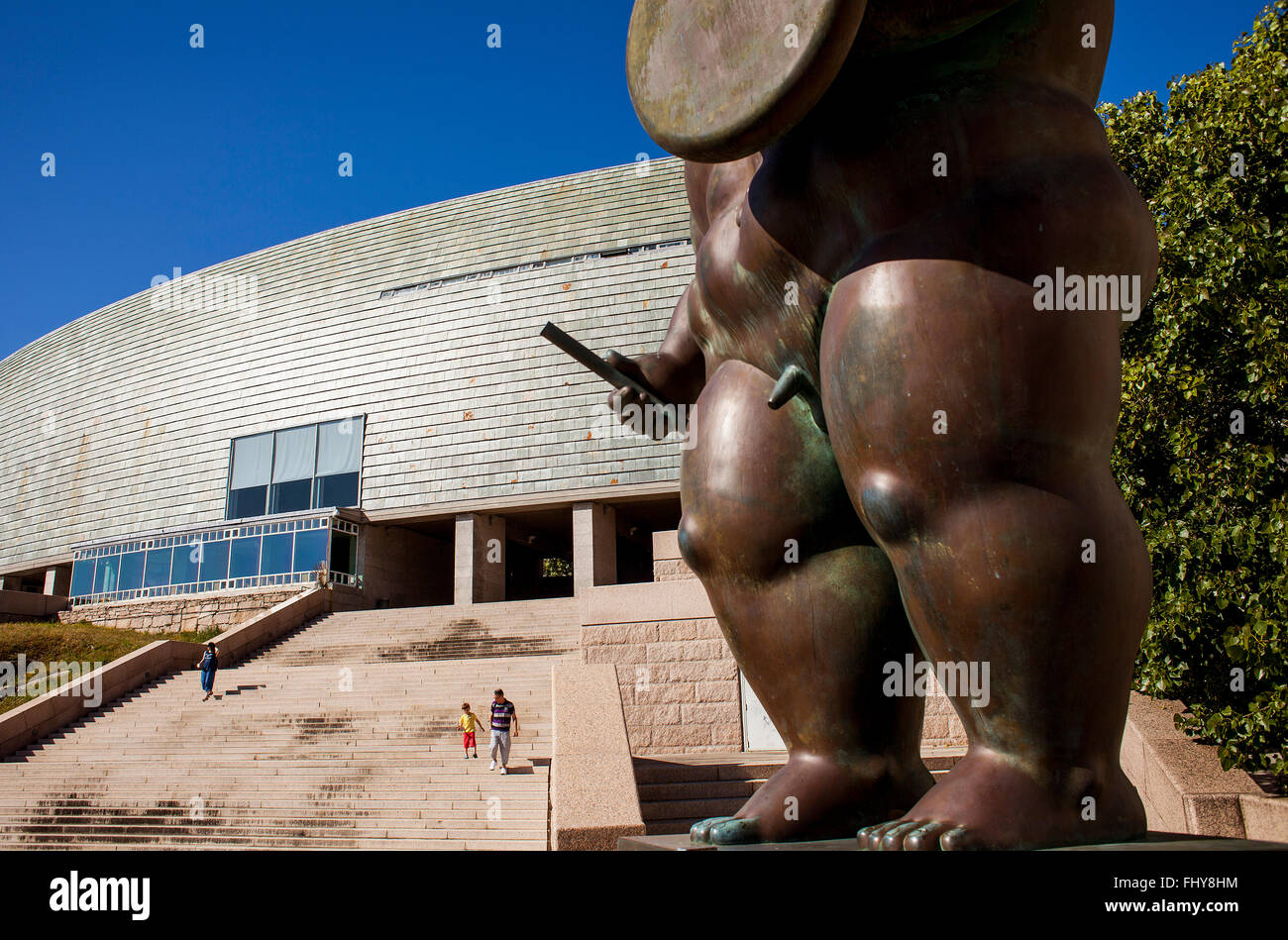 Casa del Hombre, Museo Domus, The mankind Museum, by Arata Isozaki, and `Centurion´sculpture by Fernando Botero, Coruña city, Ga Stock Photo
