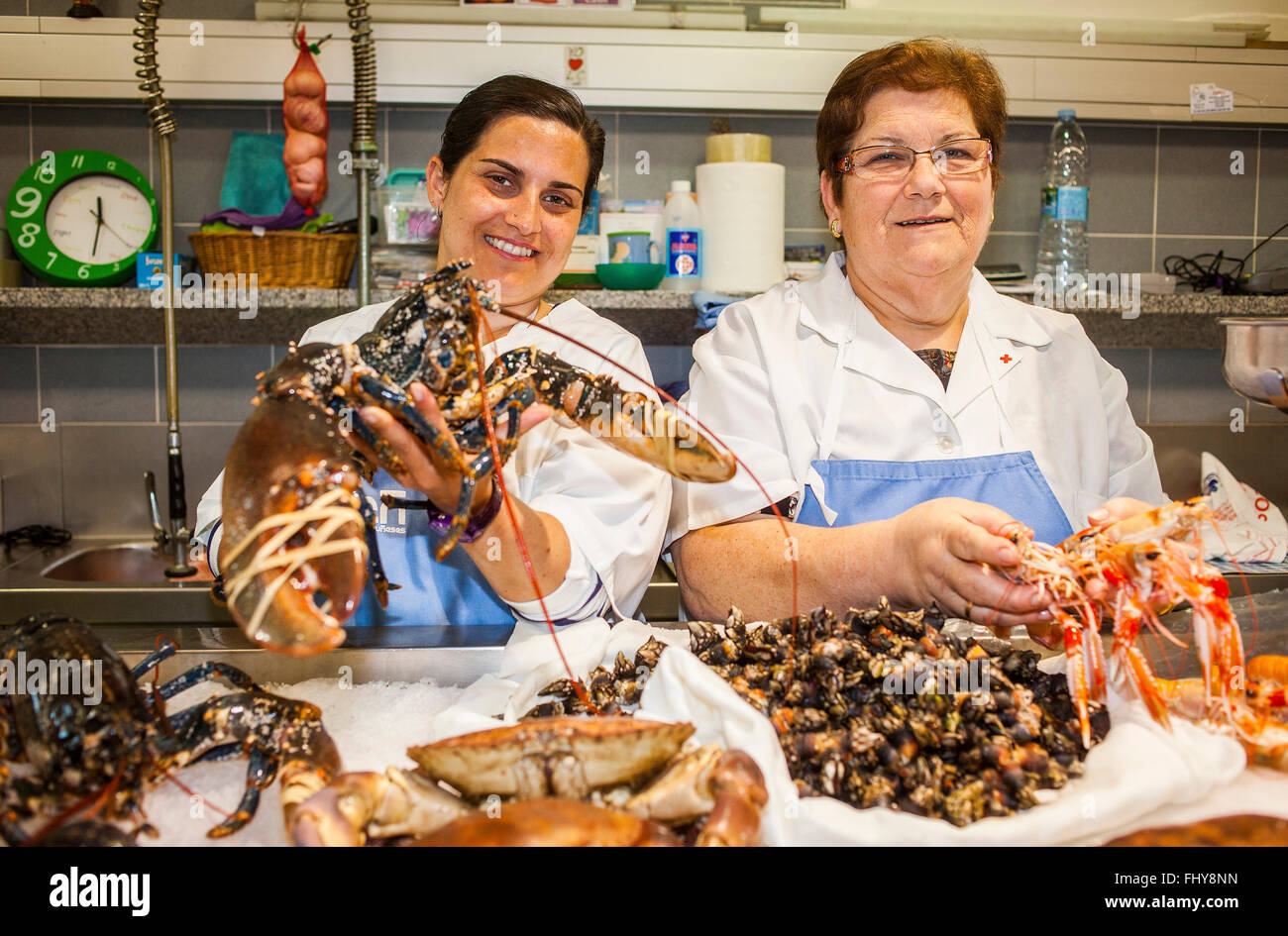Seafood and fish in `Mercado de la Plaza de Lugo´, Coruña city, Galicia ...