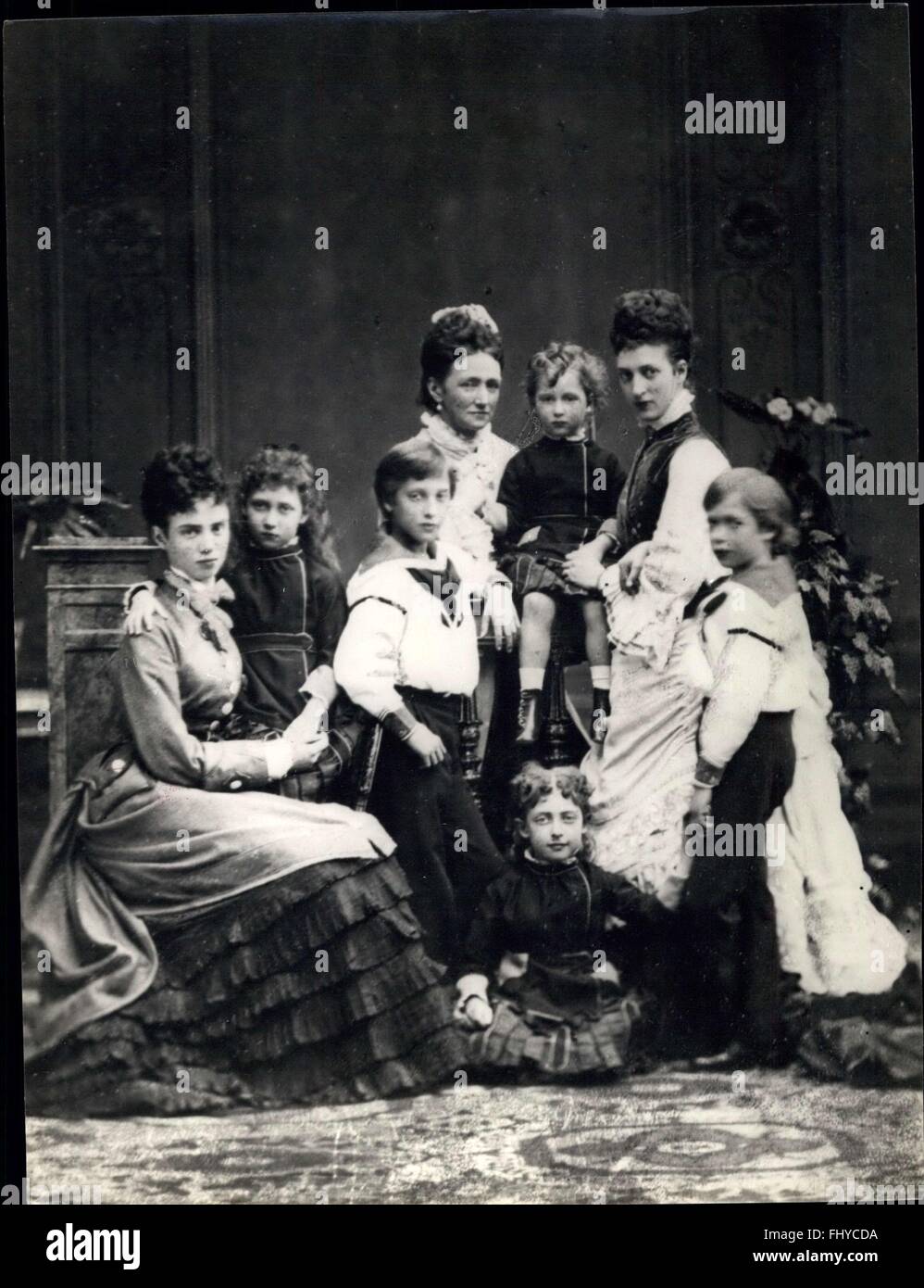 1907 - In Victoria's Reign. The Princess of Wales with her mother, sister, and children. Alexandra wife of Edward (later King Edward VII) 1901, daughter of King Christian of Denmark. Alescandra, daughter of Christian IX of Denmark Mother Louise (daughter of the Cond-grave Hesse-Cassel) Alescandra had six children (3 boys and 3 girls). Sister Dagmar (married Alexander III of Russia) © Keystone Pictures USA/ZUMAPRESS.com/Alamy Live News Stock Photo
