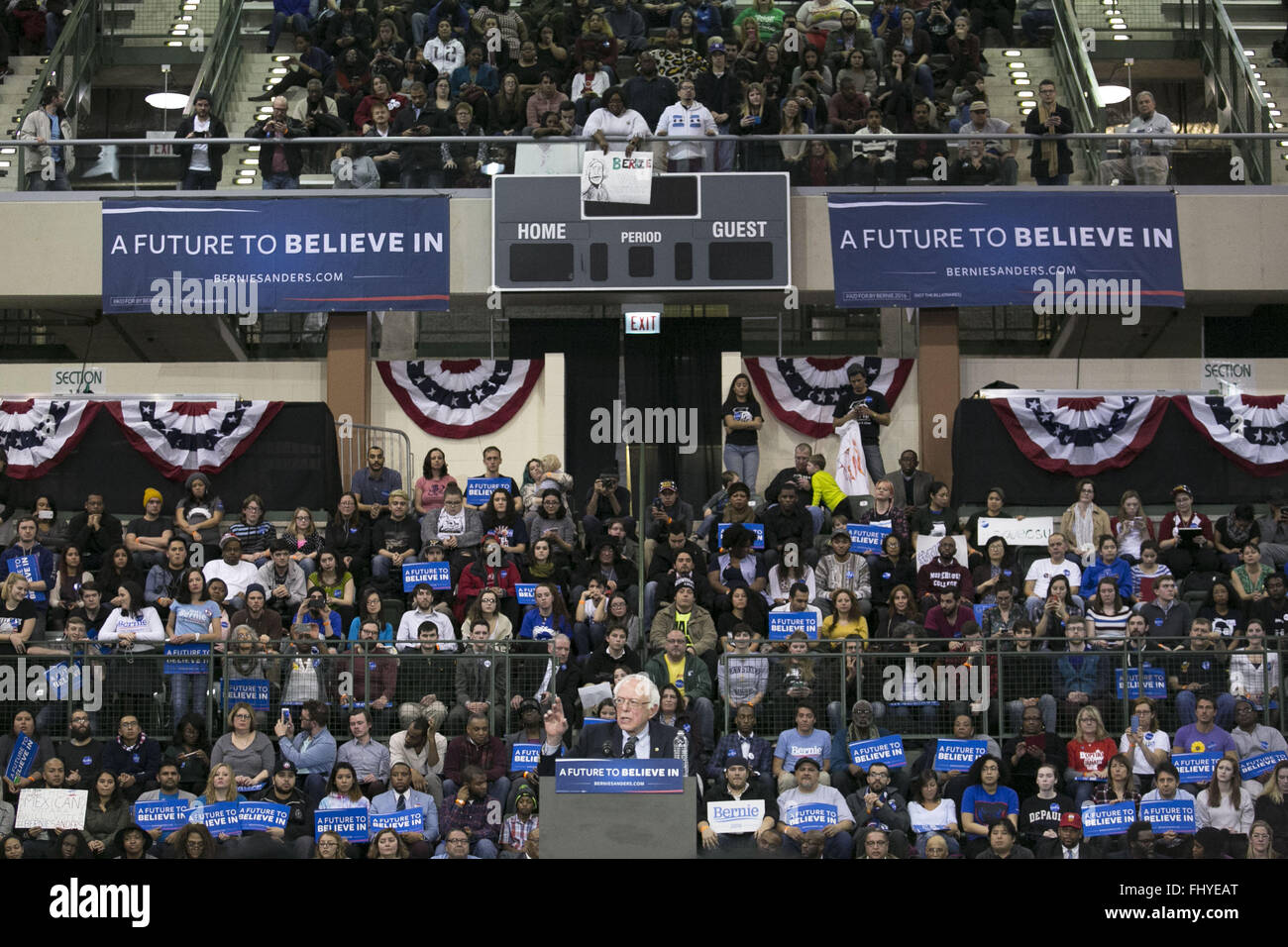 Chicago, Illinois, USA. 25th Feb, 2016. Democratic Presidential