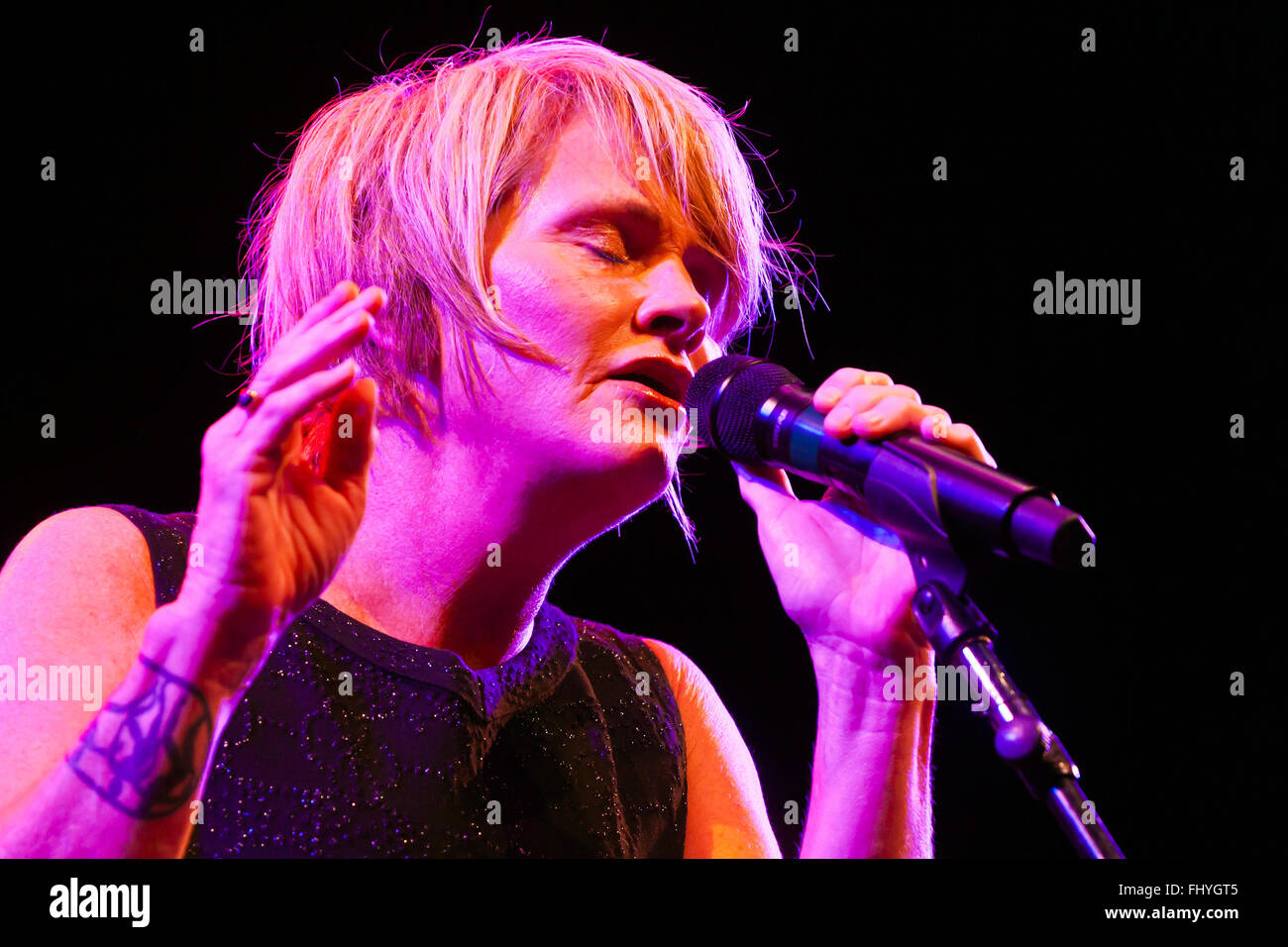 SHAWN COLVIN sings for BILLY CHILDS on the main stage of the MONTEREY