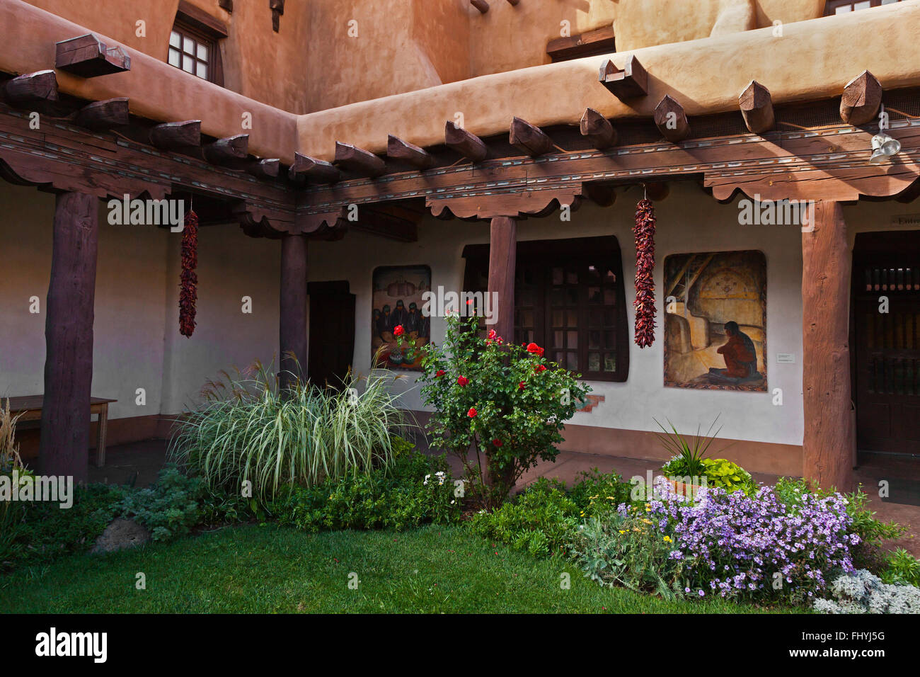 Sculpture at the new mexico museum of art santa fe hires stock photography and images Alamy