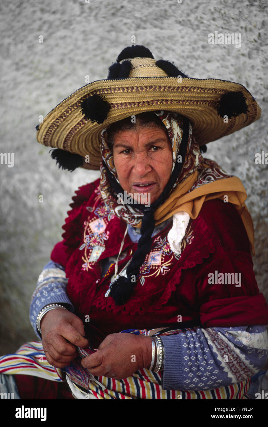 TRIBAL WOMAN in the town of CHECHAOUEN in the RIF MOUNTAINS of northern MOROCCO Stock Photo