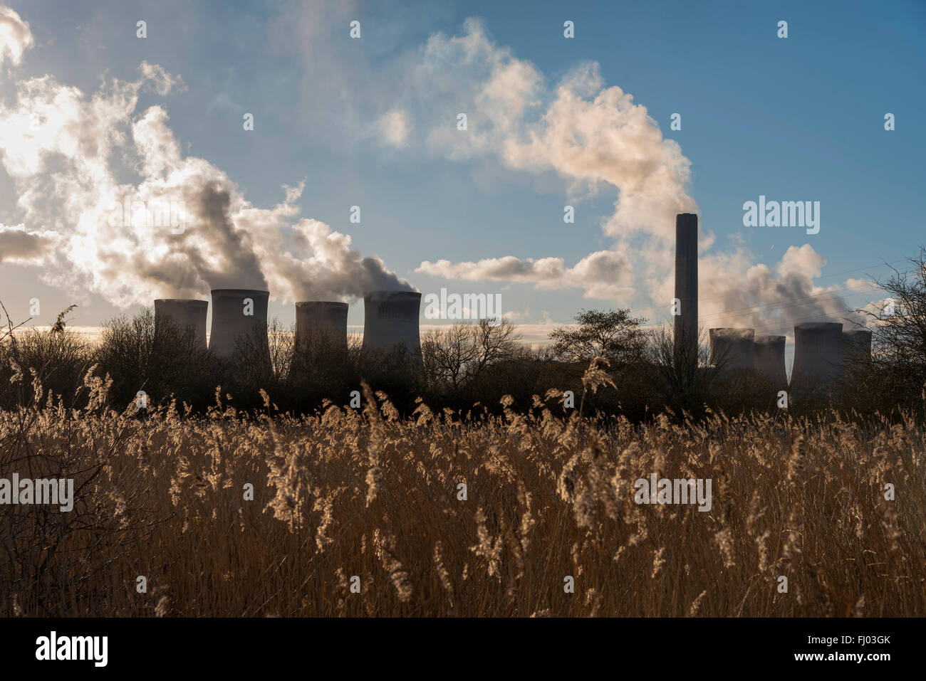 Fiddlers Ferry coalfired electricity power station. Cuerdley near Widnes Cheshire. Stock Photo